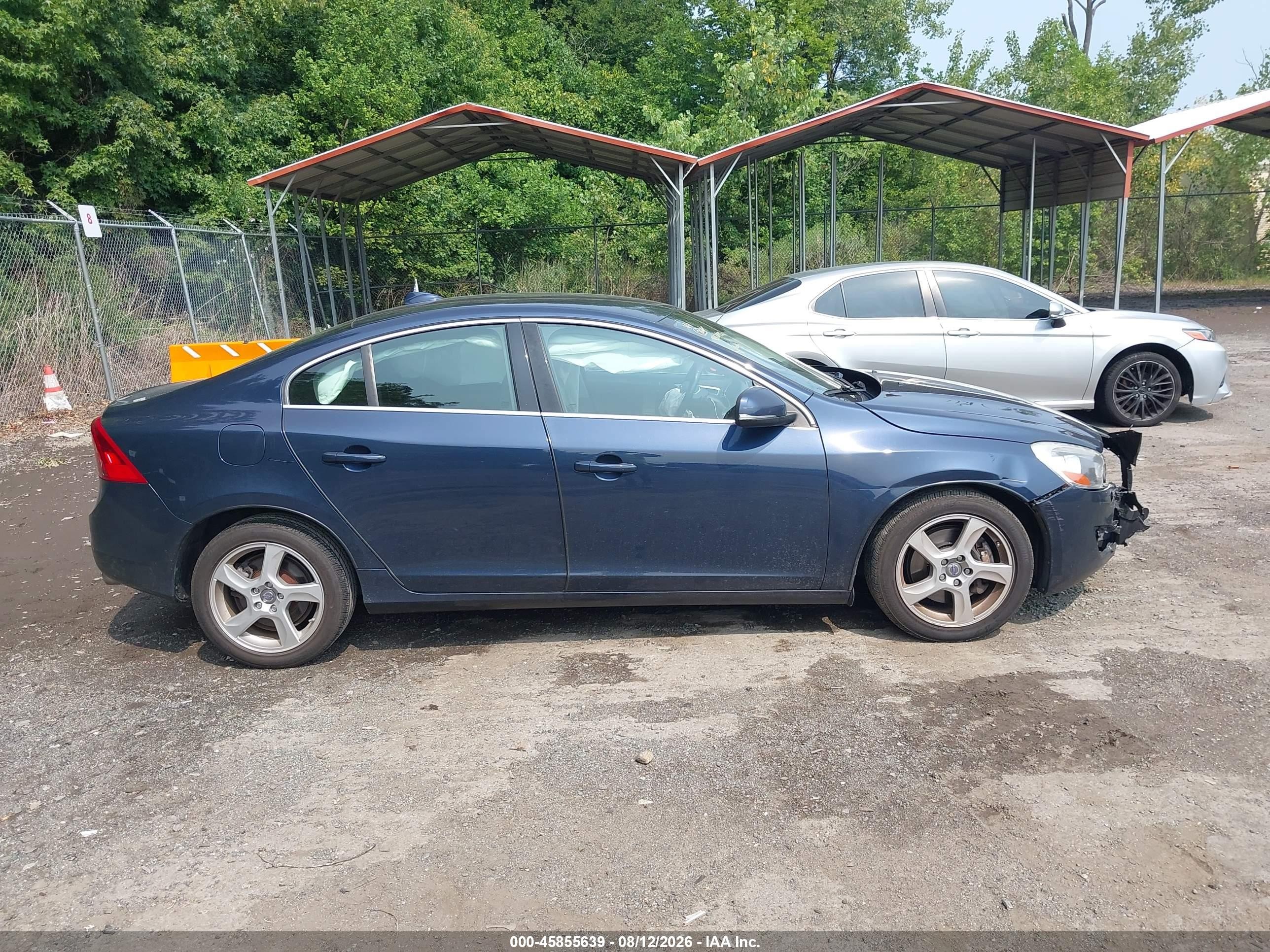 2013 Volvo S60 T5/t5 Platinum/t5 Premier/t5 Premier Plus Blue vin: YV1612FS5D2170192