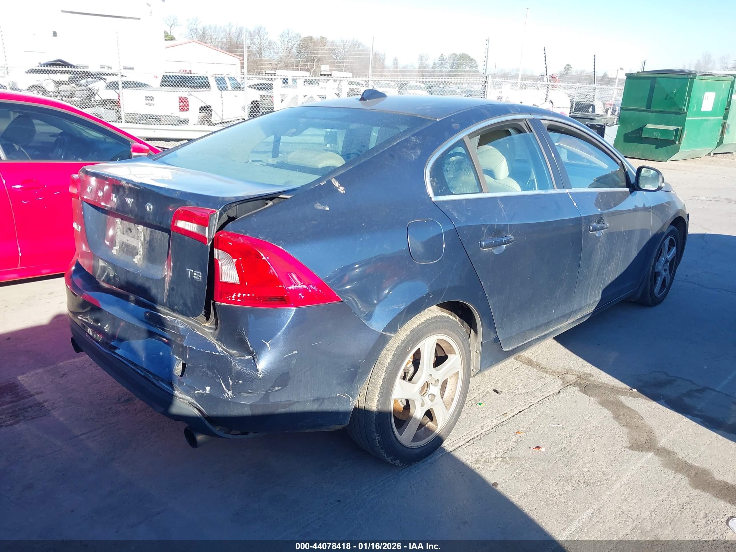 2013 Volvo S60 T5/t5 Platinum/t5 Premier/t5 Premier Plus Blue vin: YV1612FS5D2190569