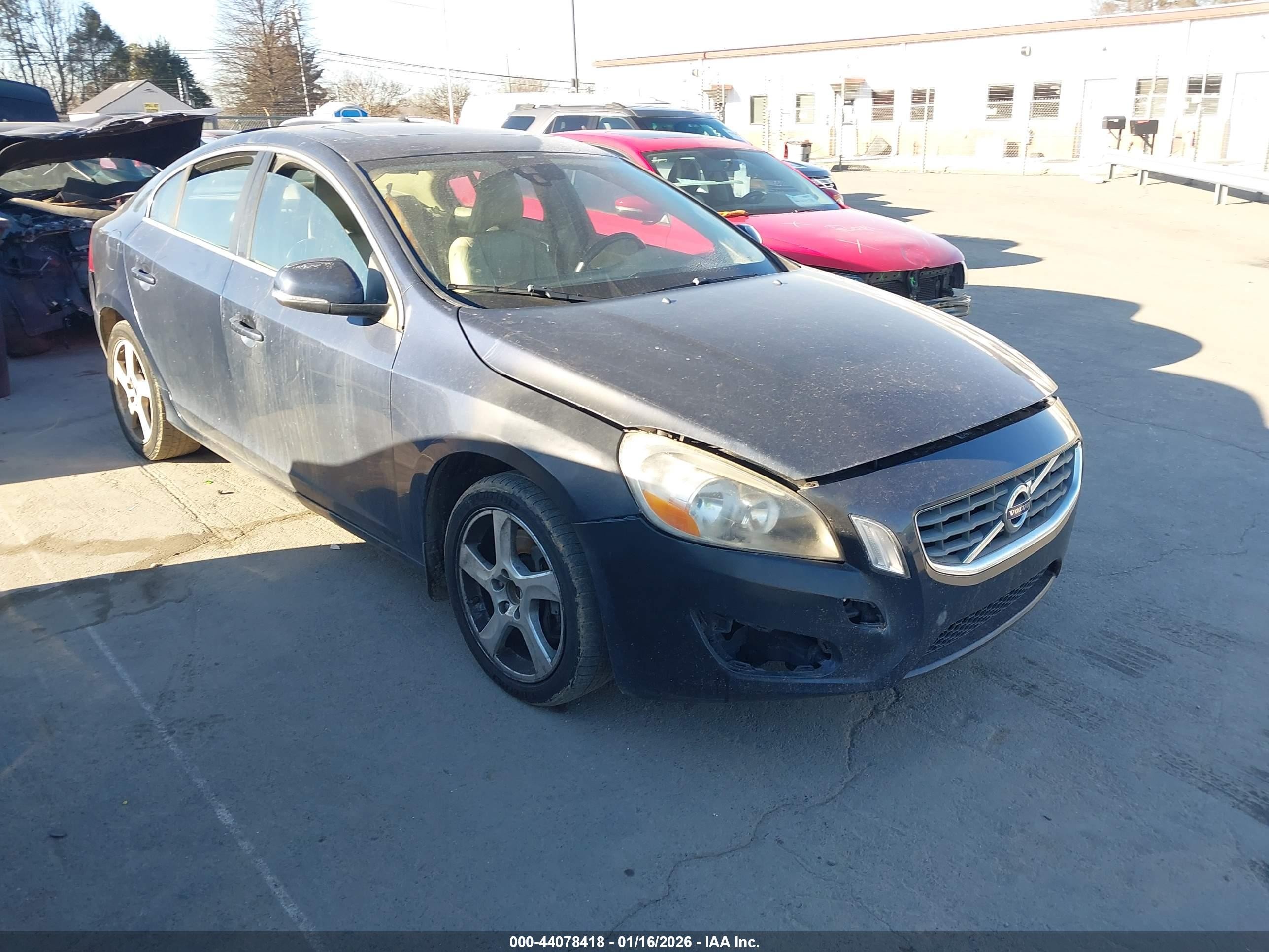 2013 Volvo S60 T5/t5 Platinum/t5 Premier/t5 Premier Plus Blue vin: YV1612FS5D2190569