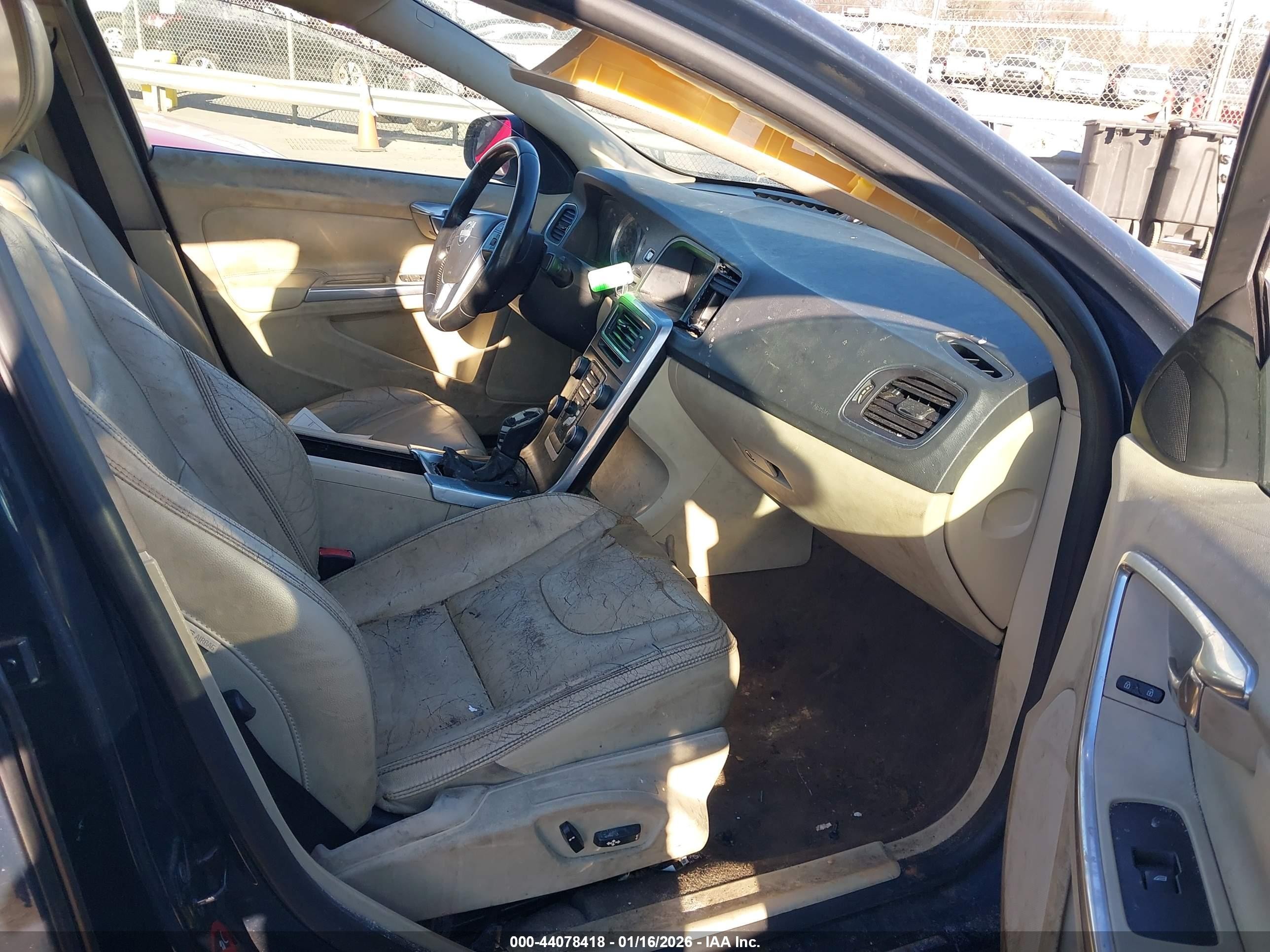 2013 Volvo S60 T5/t5 Platinum/t5 Premier/t5 Premier Plus Blue vin: YV1612FS5D2190569
