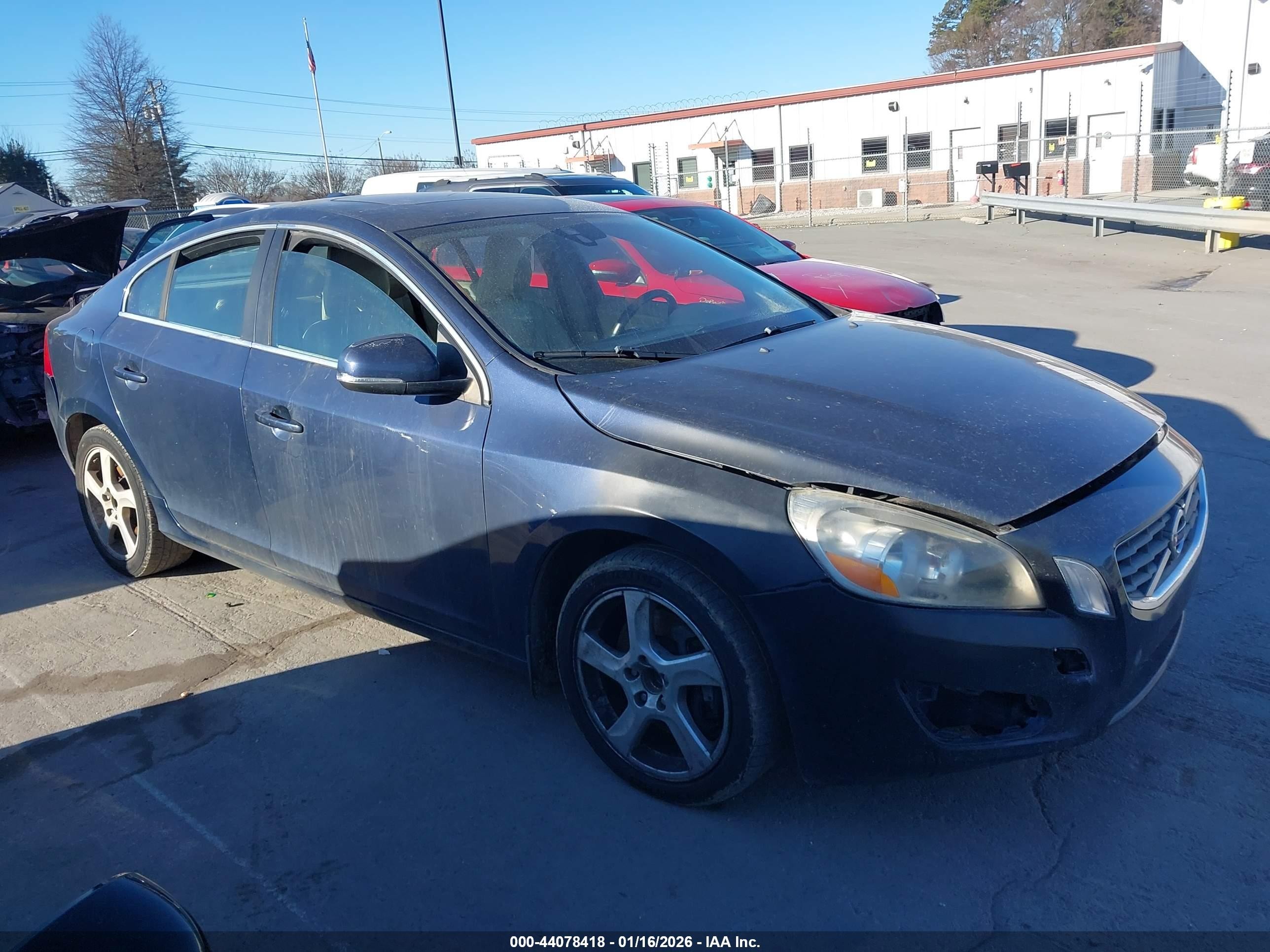 2013 Volvo S60 T5/t5 Platinum/t5 Premier/t5 Premier Plus Blue vin: YV1612FS5D2190569