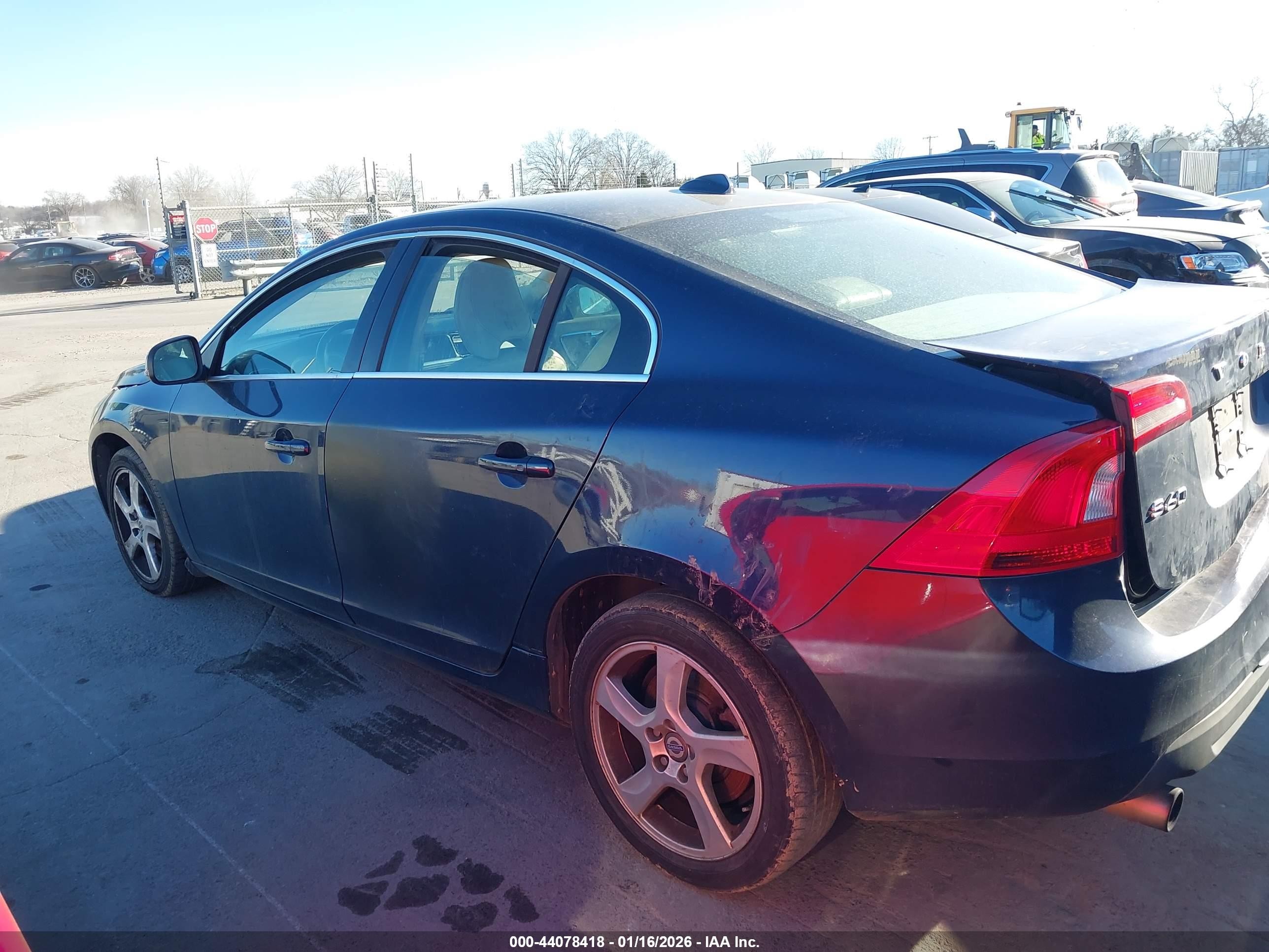 2013 Volvo S60 T5/t5 Platinum/t5 Premier/t5 Premier Plus Blue vin: YV1612FS5D2190569