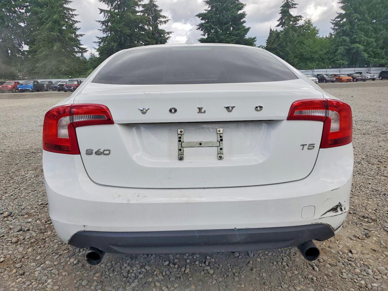 2013 Volvo S60 T5 White vin: YV1612FS5D2197991