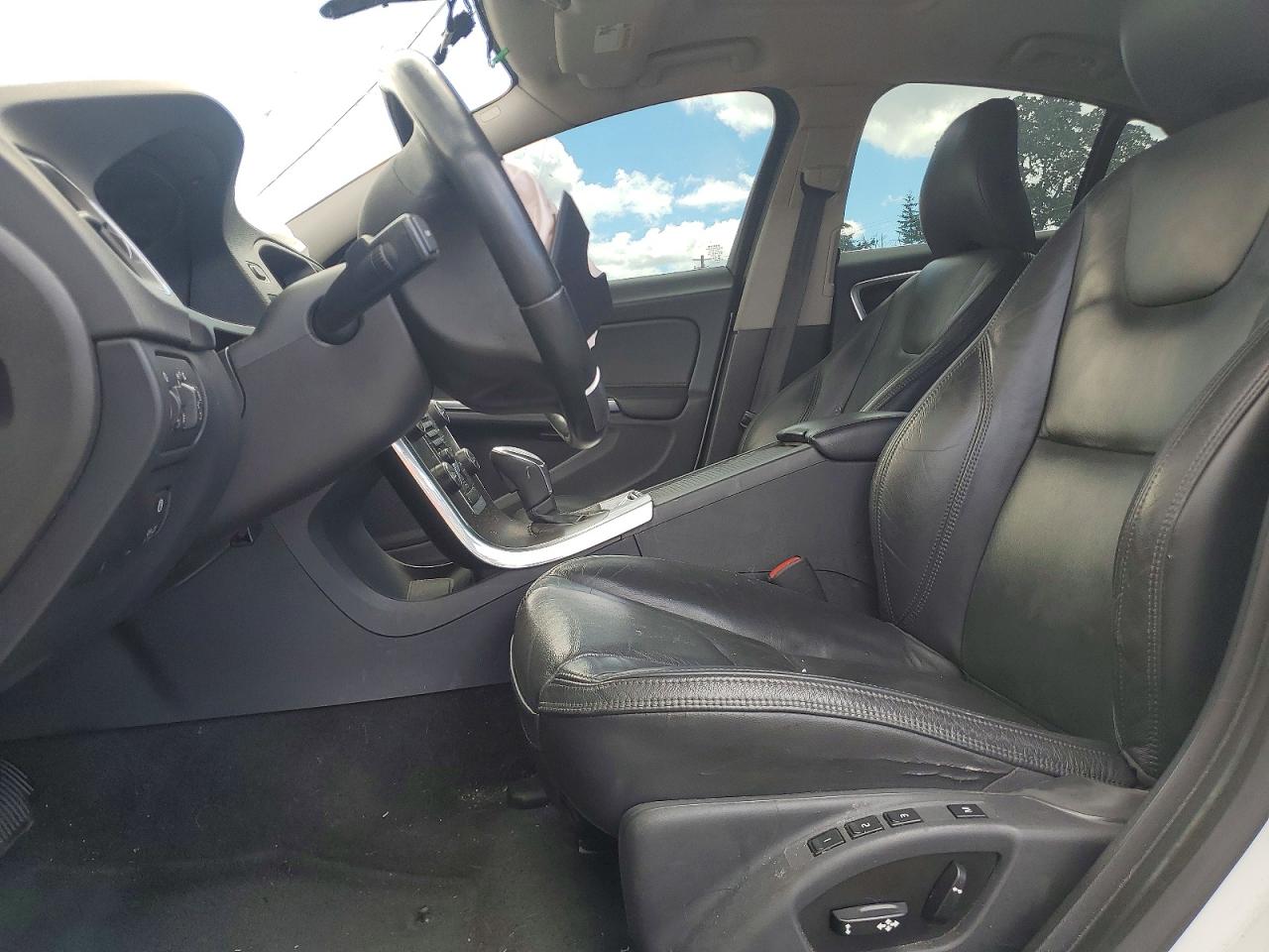 2013 Volvo S60 T5 White vin: YV1612FS5D2197991