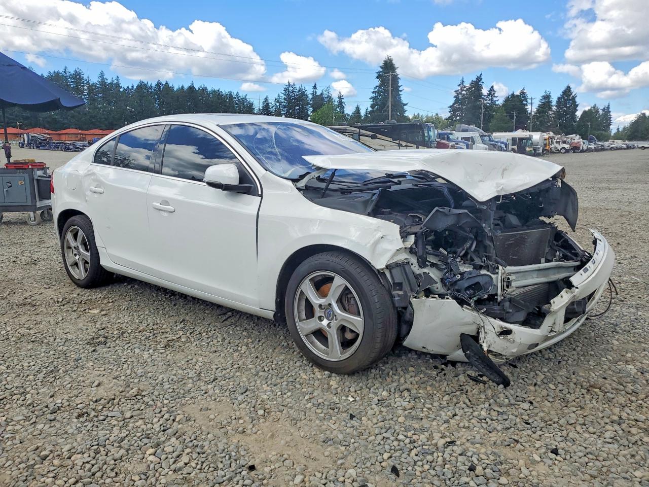 2013 Volvo S60 T5 White vin: YV1612FS5D2197991