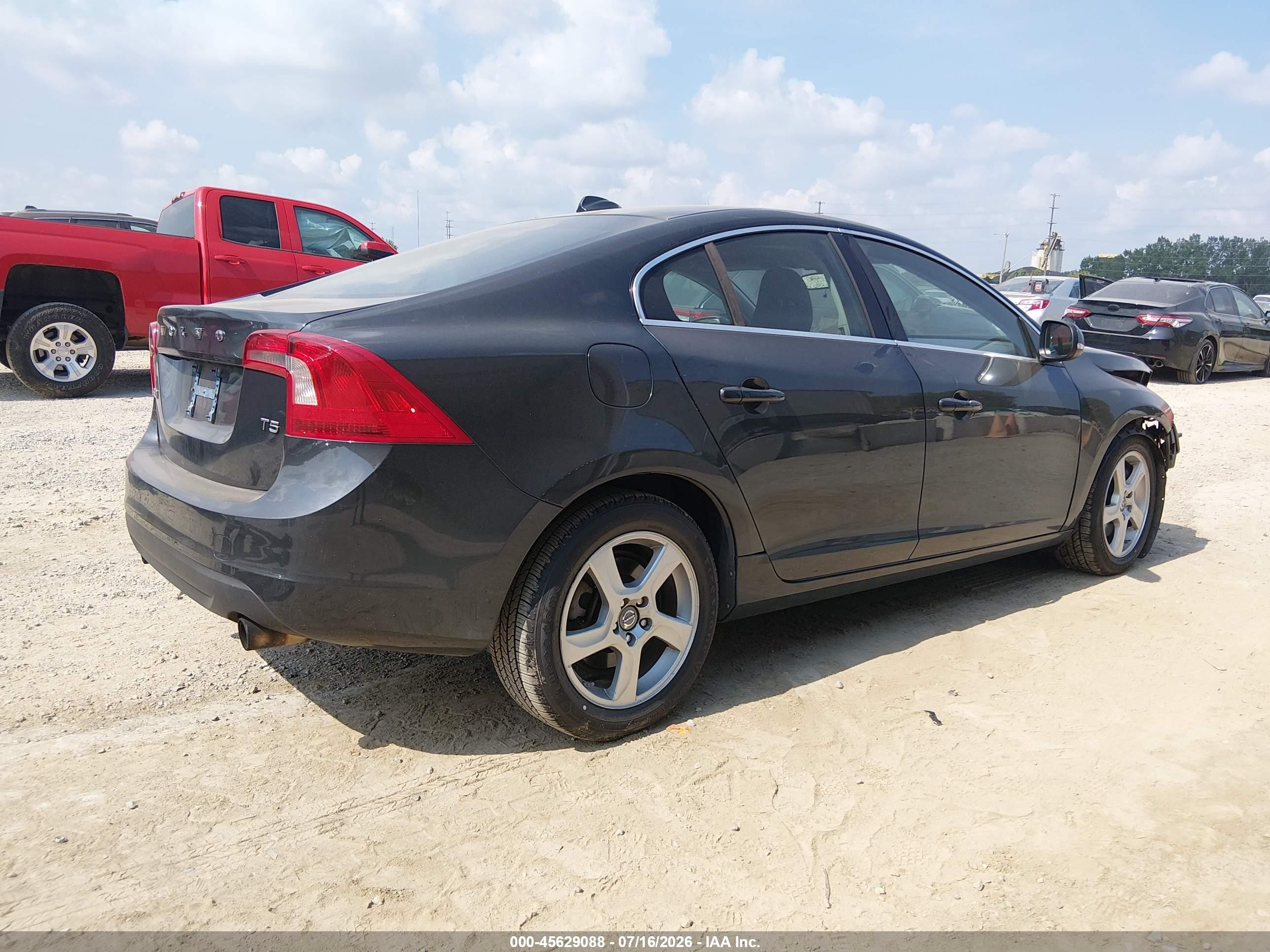 2013 Volvo S60 T5 Серый vin: YV1612FS5D2203420