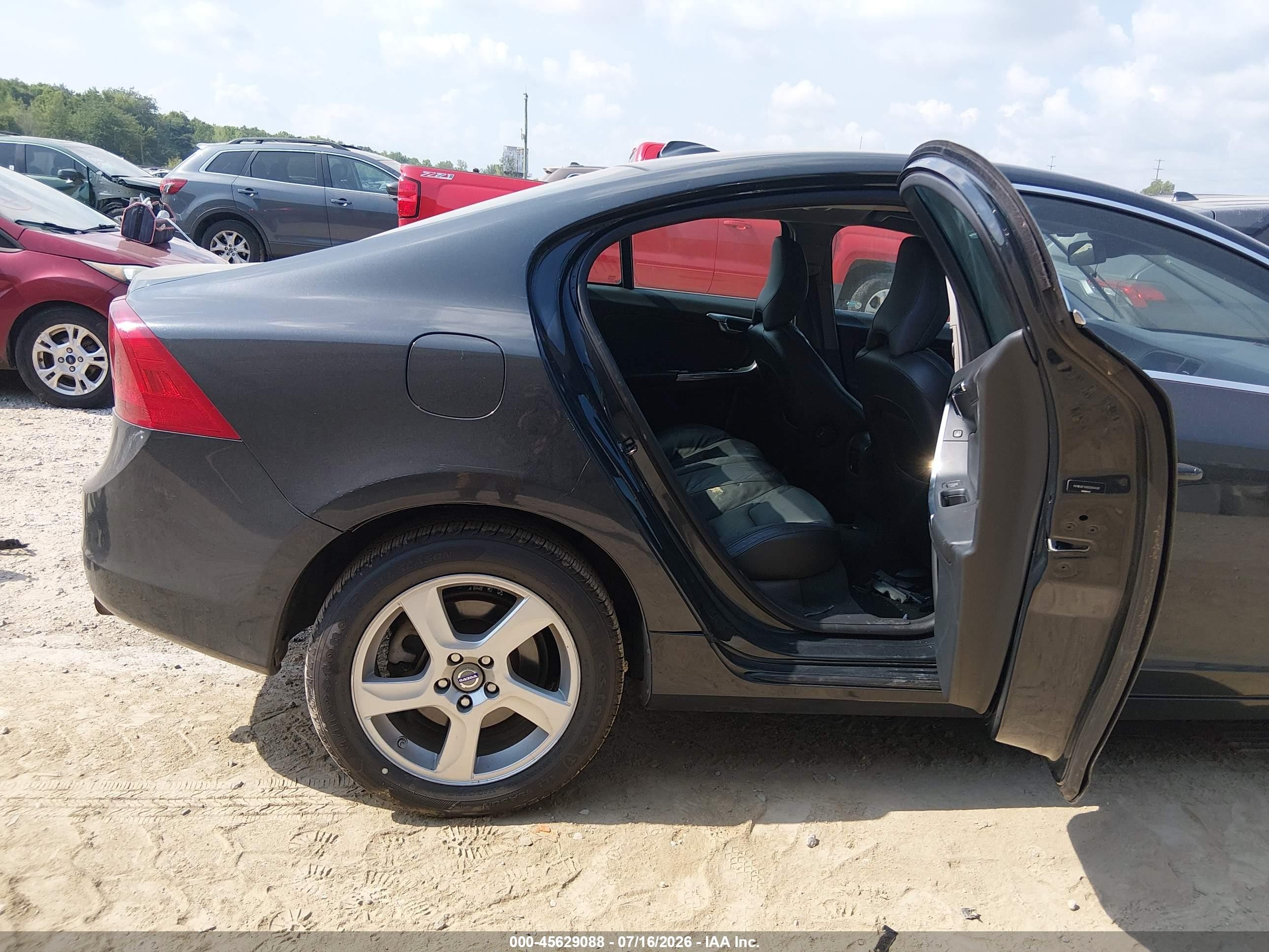 2013 Volvo S60 T5 Серый vin: YV1612FS5D2203420