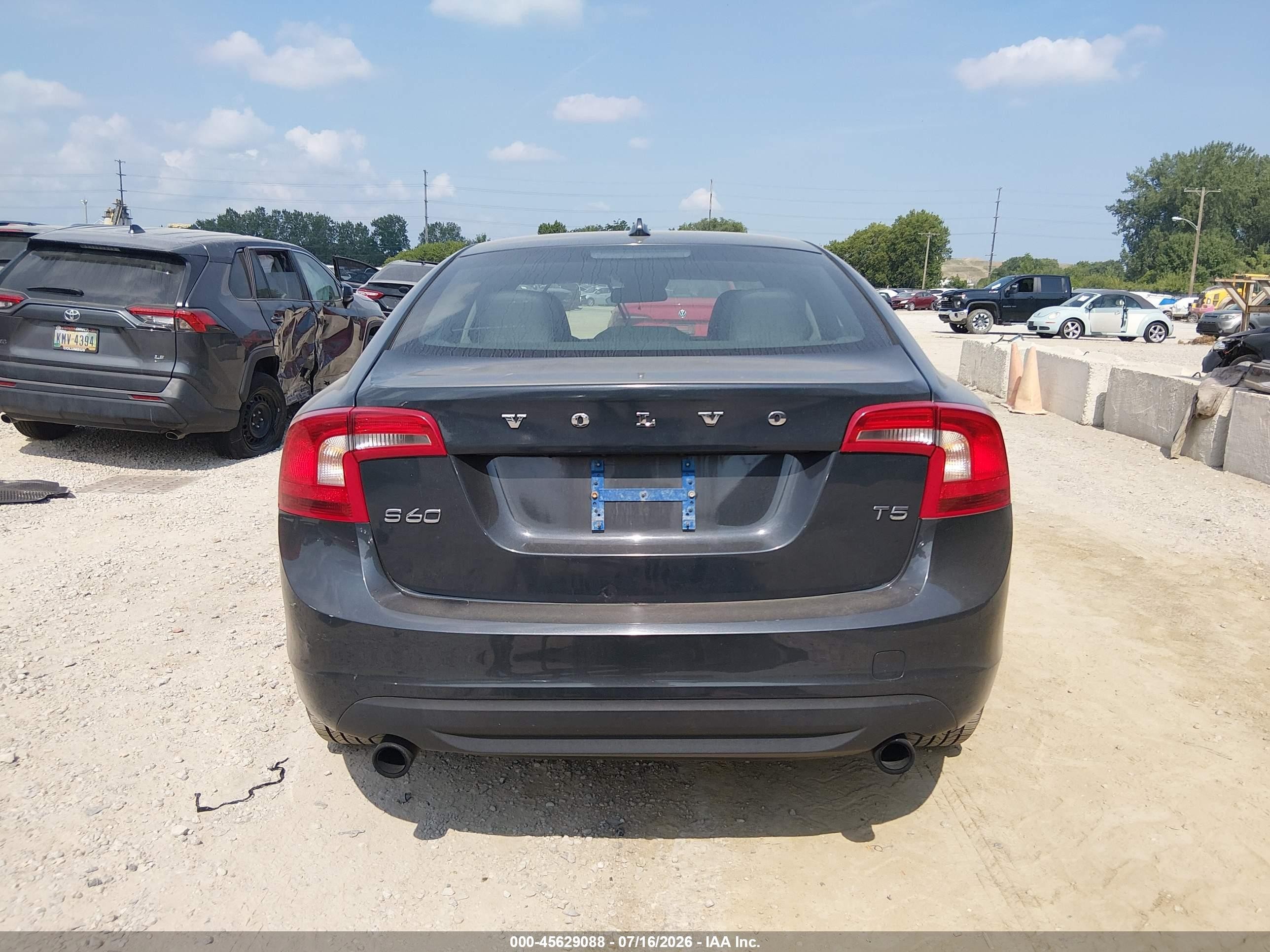 2013 Volvo S60 T5 Серый vin: YV1612FS5D2203420