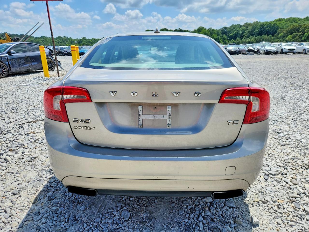 2014 Volvo S60 Beige vin: YV1612FS5E1298312