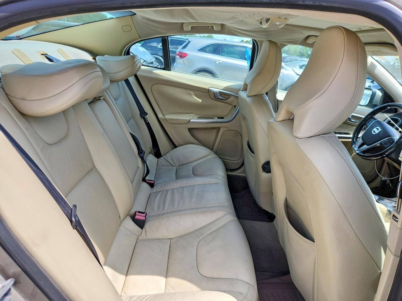 2014 Volvo S60 Beige vin: YV1612FS5E1298312