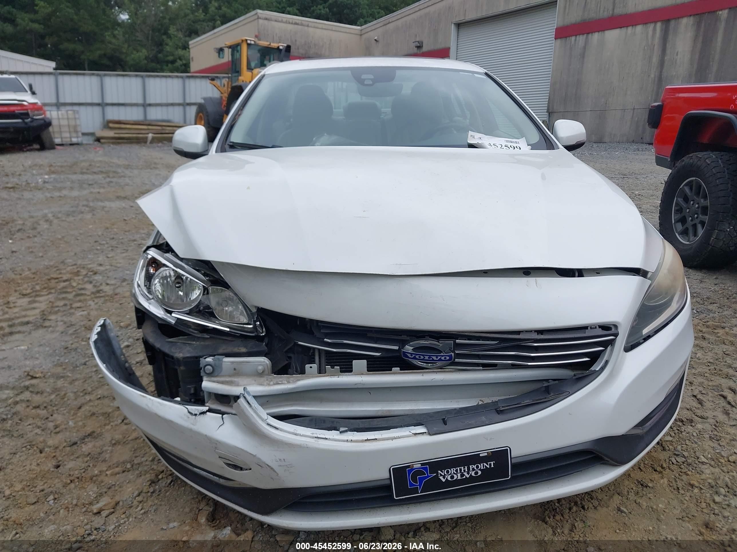 2014 Volvo S60 T5 White vin: YV1612FS5E2274814