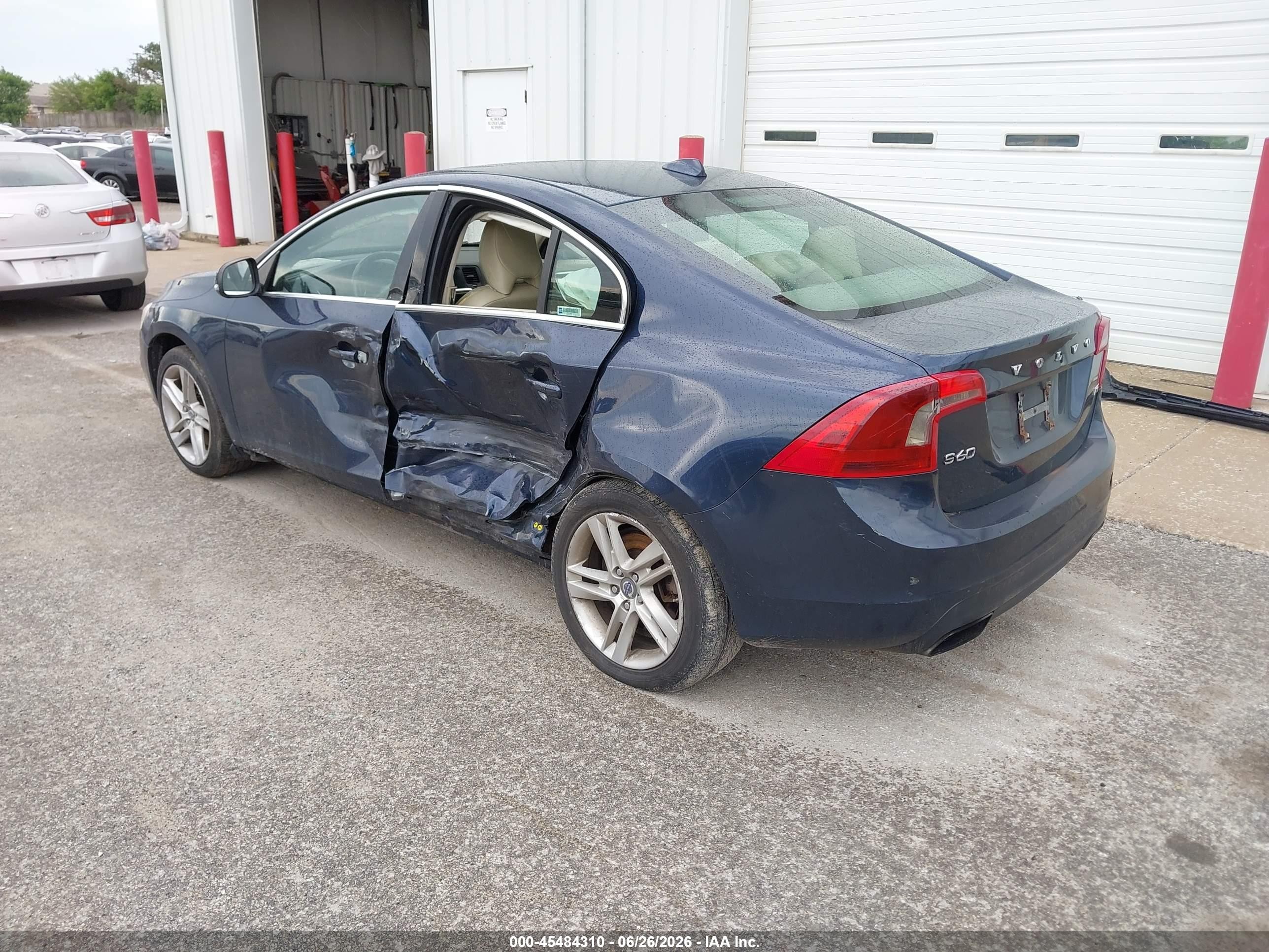 2014 Volvo S60 T5 Синий vin: YV1612FS5E2285151