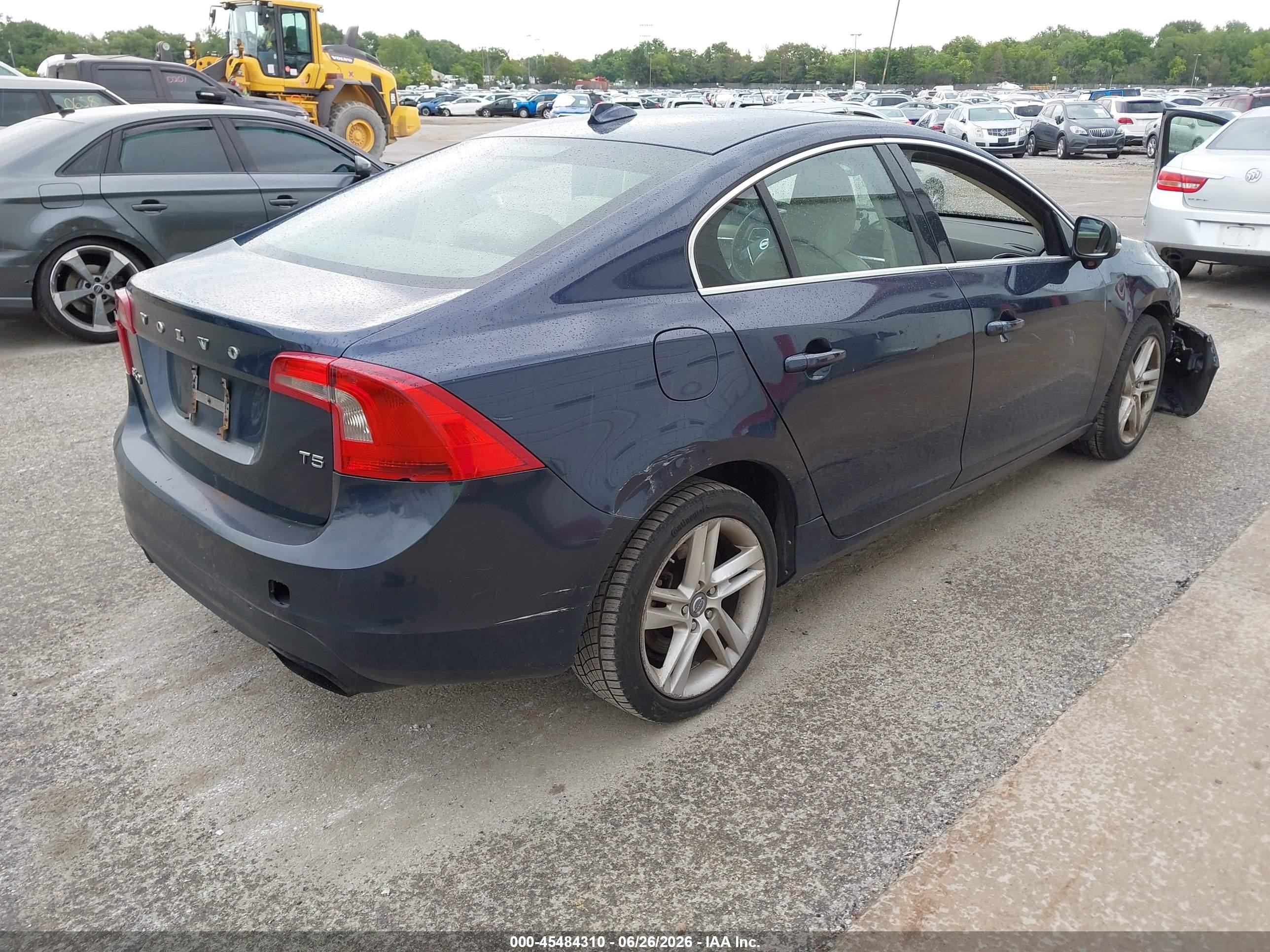 2014 Volvo S60 T5 Синий vin: YV1612FS5E2285151