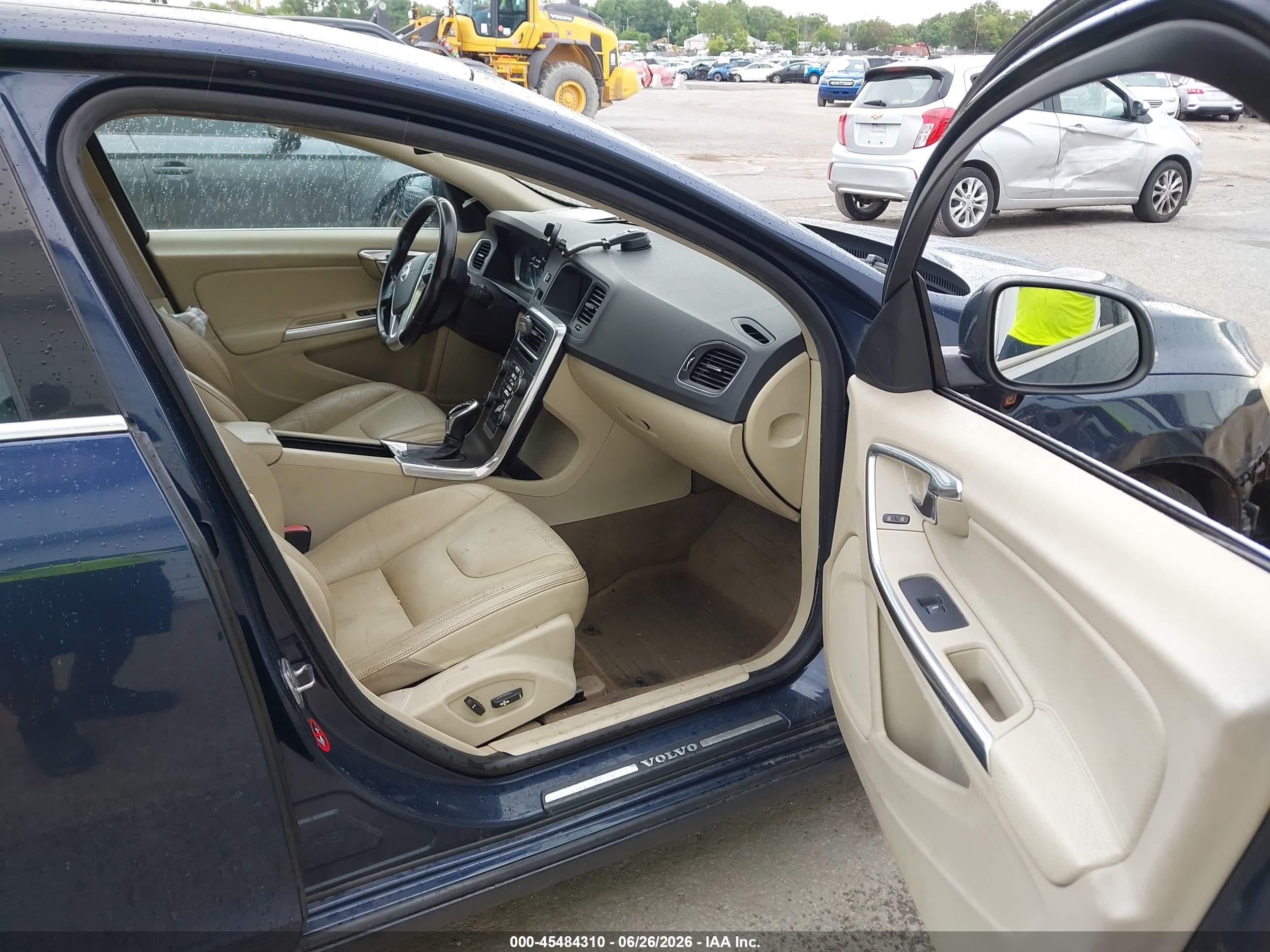 2014 Volvo S60 T5 Синий vin: YV1612FS5E2285151