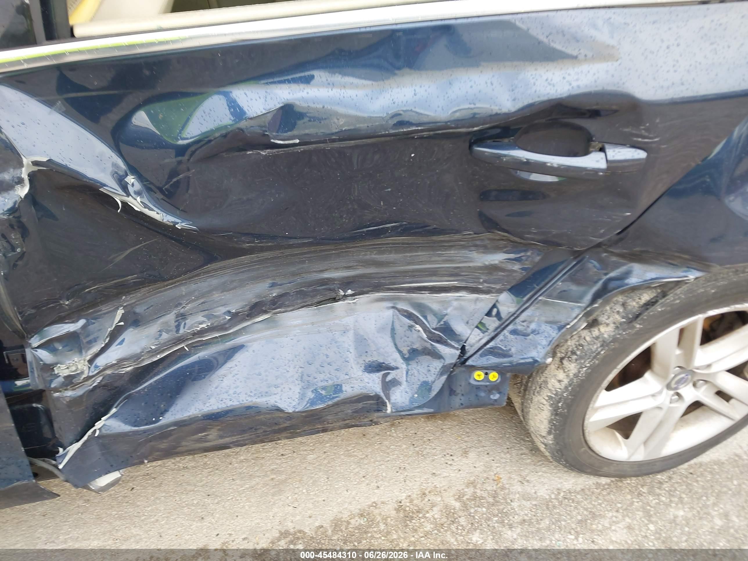2014 Volvo S60 T5 Синий vin: YV1612FS5E2285151