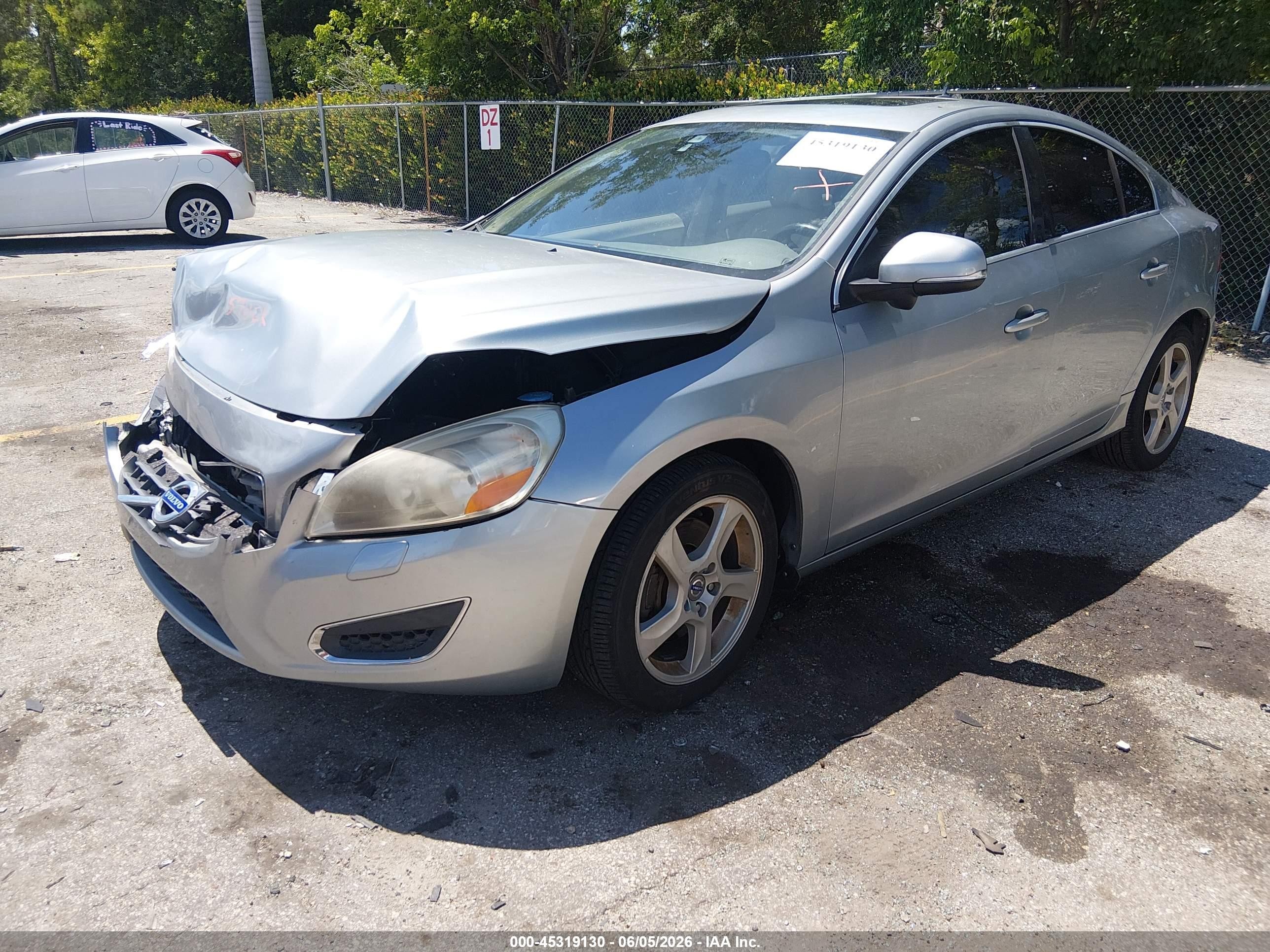 2013 Volvo S60 T5 Silver vin: YV1612FS6D1220815