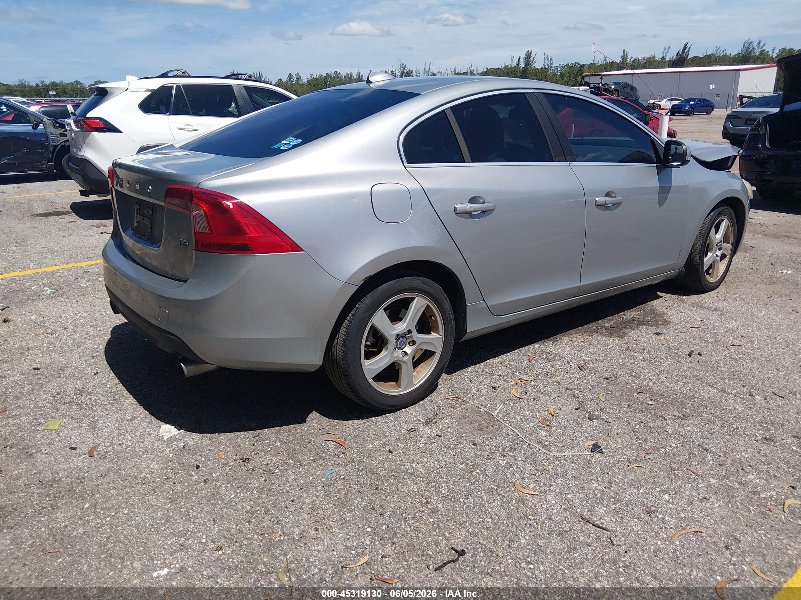 2013 Volvo S60 T5 Silver vin: YV1612FS6D1220815