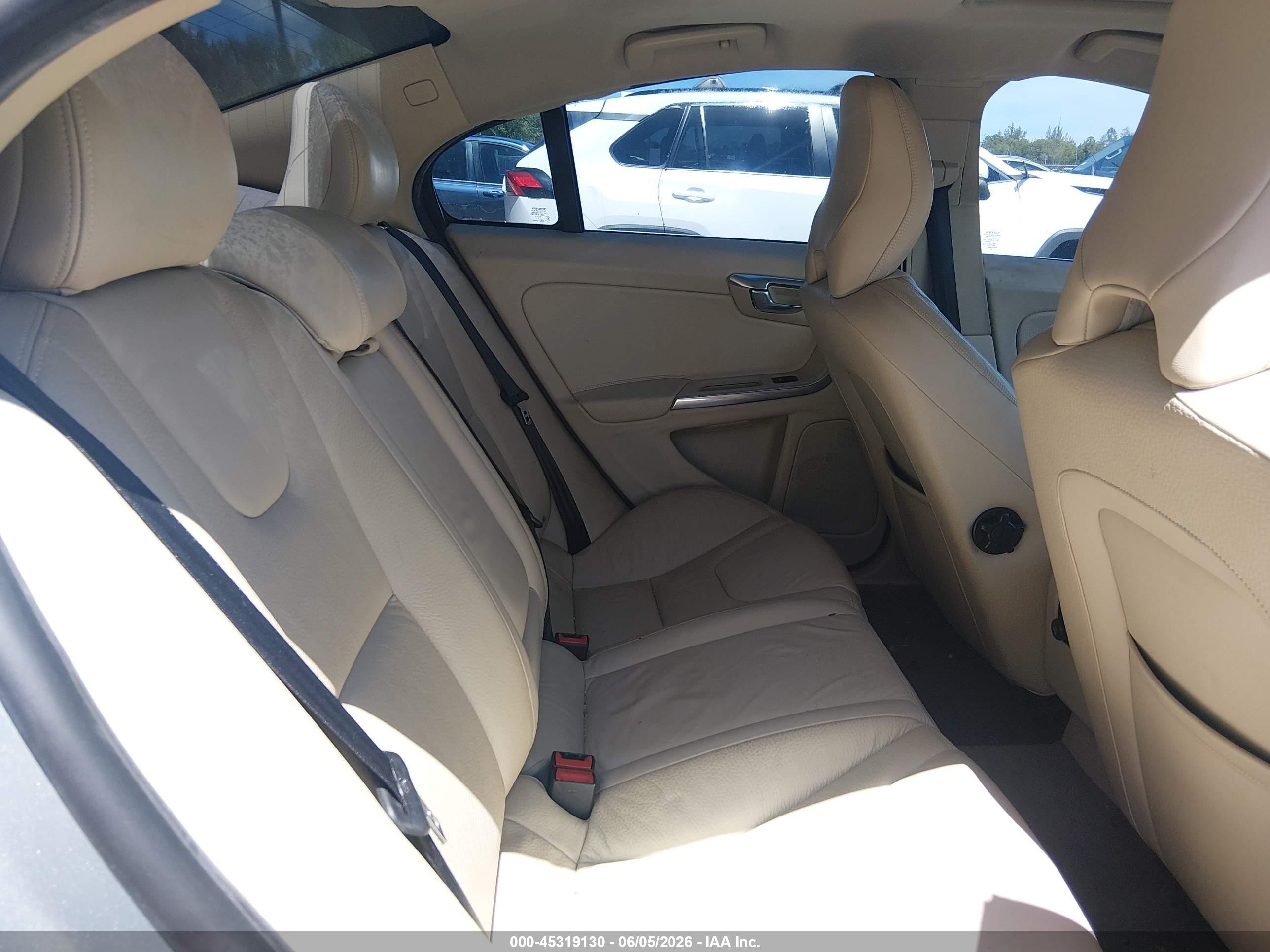 2013 Volvo S60 T5 Silver vin: YV1612FS6D1220815