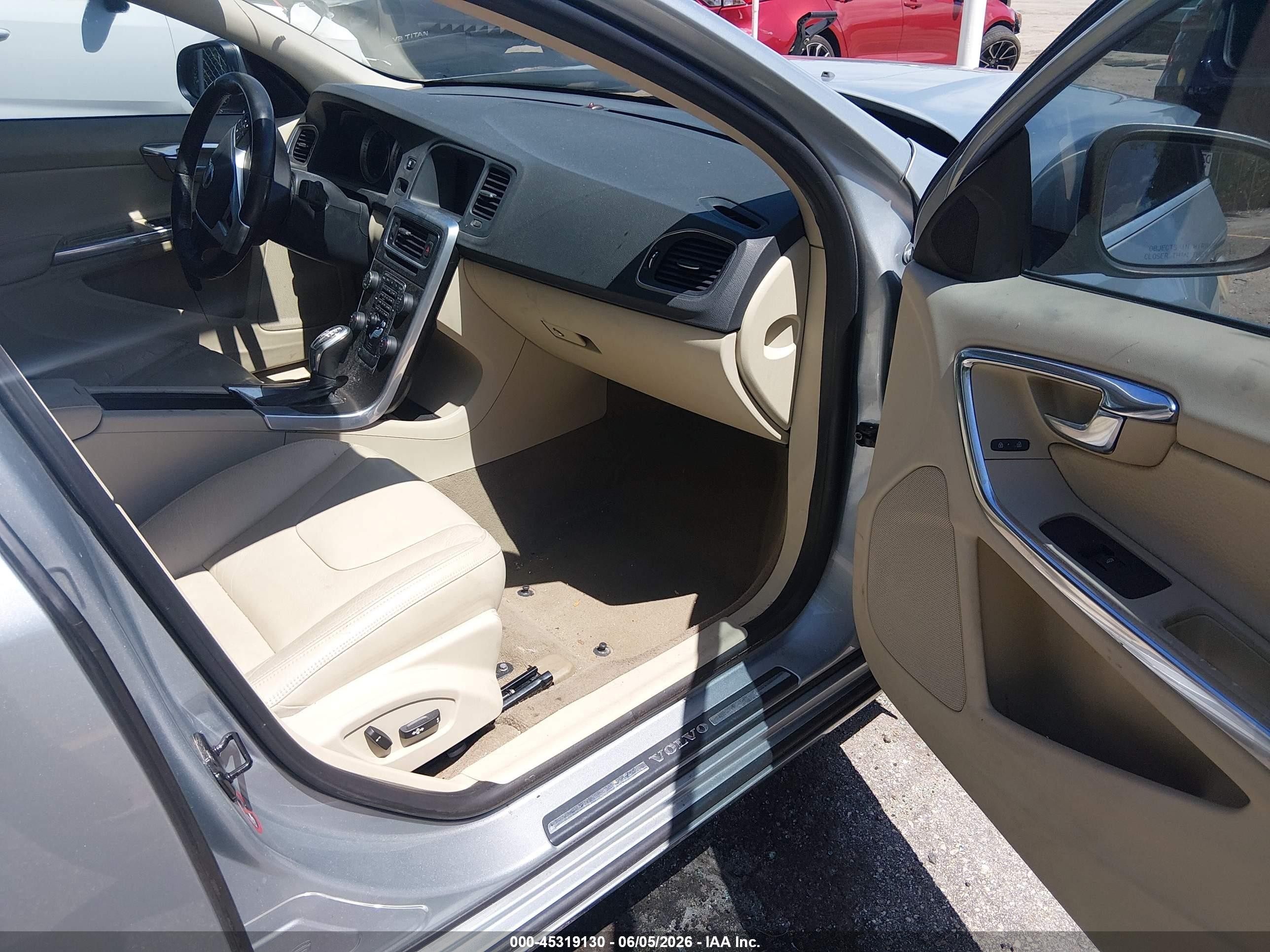 2013 Volvo S60 T5 Silver vin: YV1612FS6D1220815