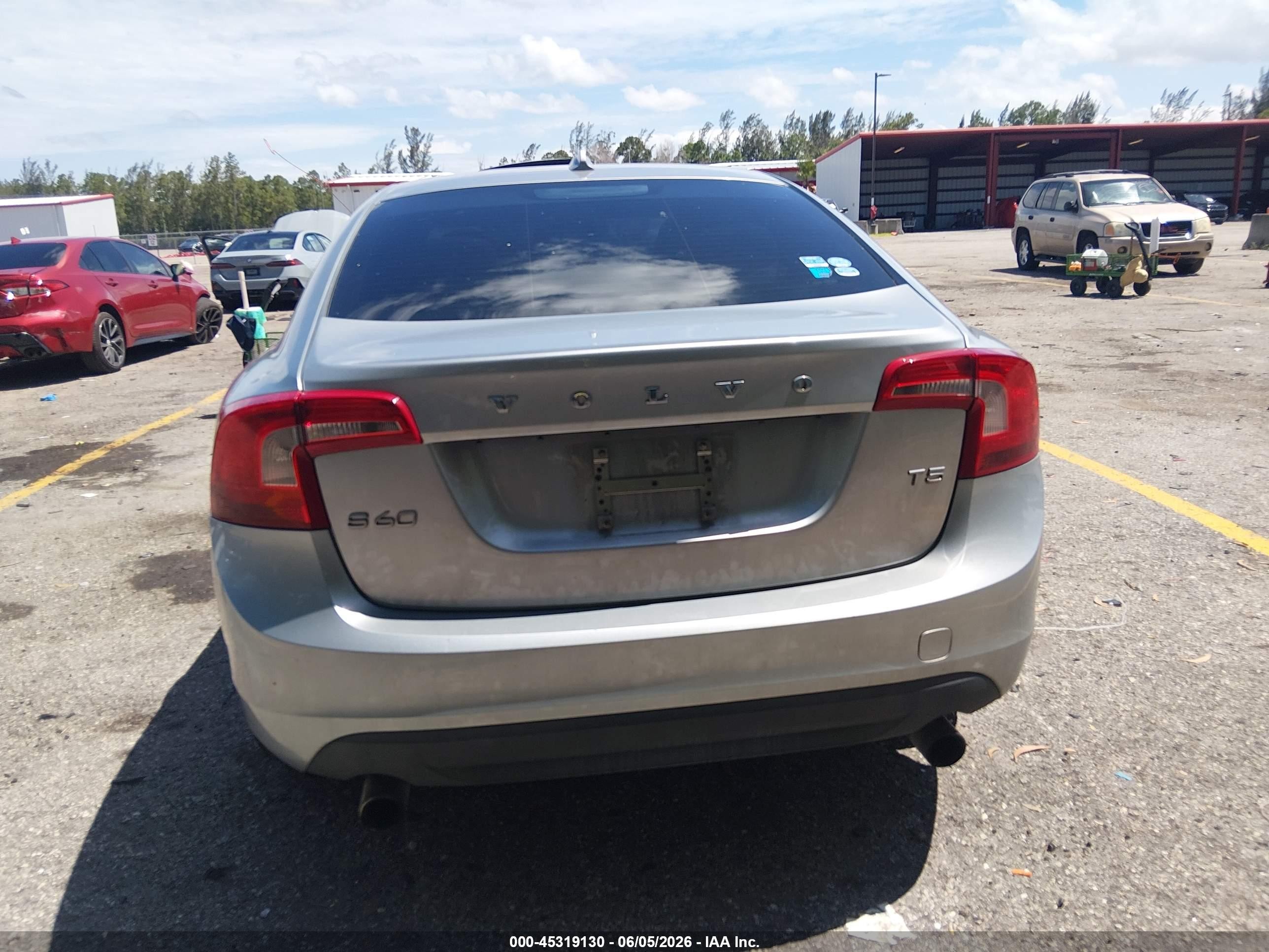 2013 Volvo S60 T5 Silver vin: YV1612FS6D1220815