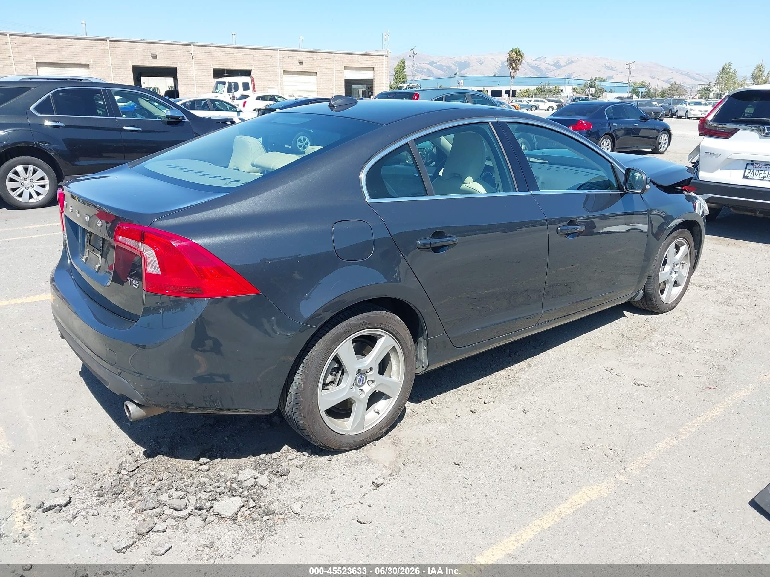 2013 Volvo S60 T5/t5 Platinum/t5 Premier/t5 Premier Plus Gray vin: YV1612FS6D2185848