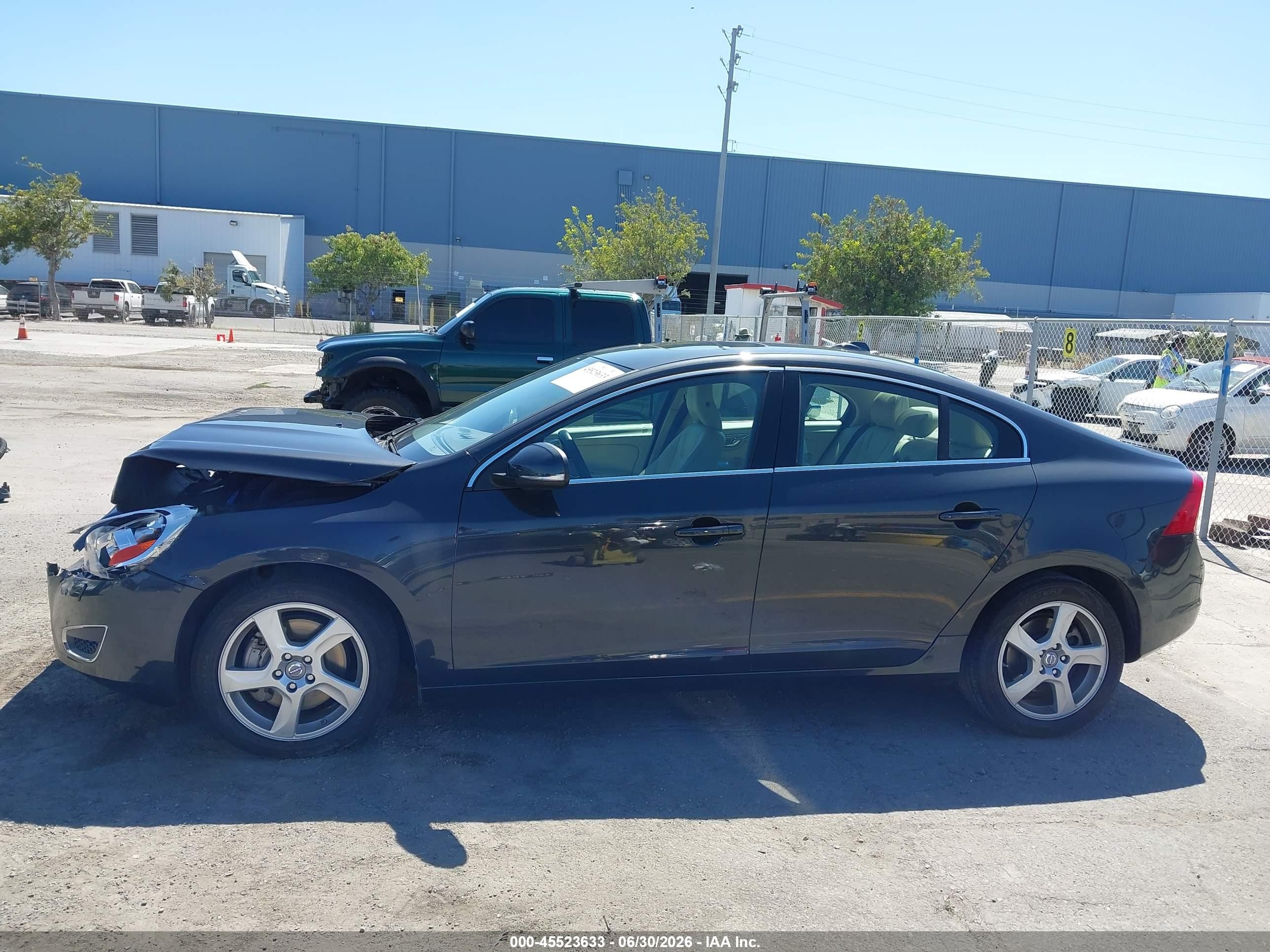 2013 Volvo S60 T5/t5 Platinum/t5 Premier/t5 Premier Plus Gray vin: YV1612FS6D2185848