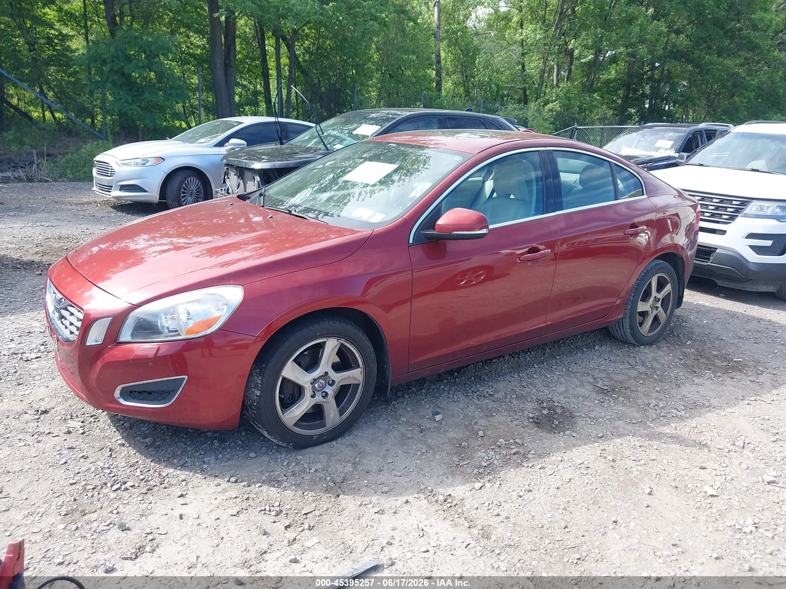 2013 Volvo S60 T5/t5 Platinum/t5 Premier/t5 Premier Plus Темно-бордовый vin: YV1612FS6D2186028