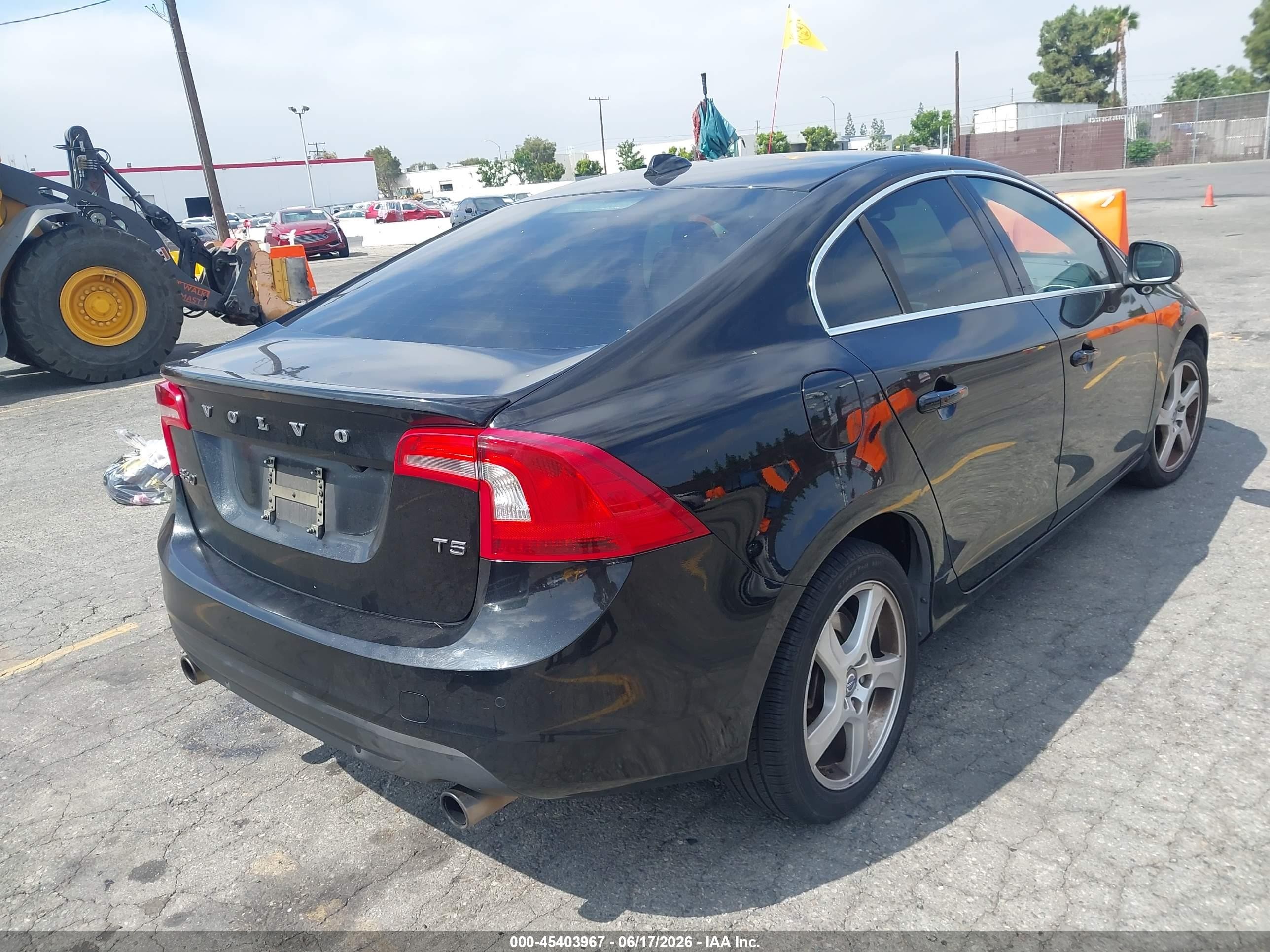 2013 Volvo S60 T5 Platinum Black vin: YV1612FS6D2201644