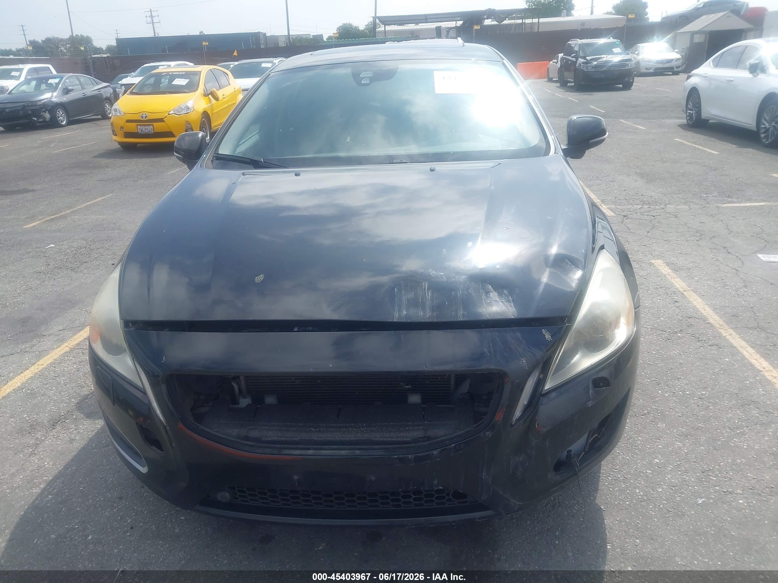 2013 Volvo S60 T5 Platinum Black vin: YV1612FS6D2201644