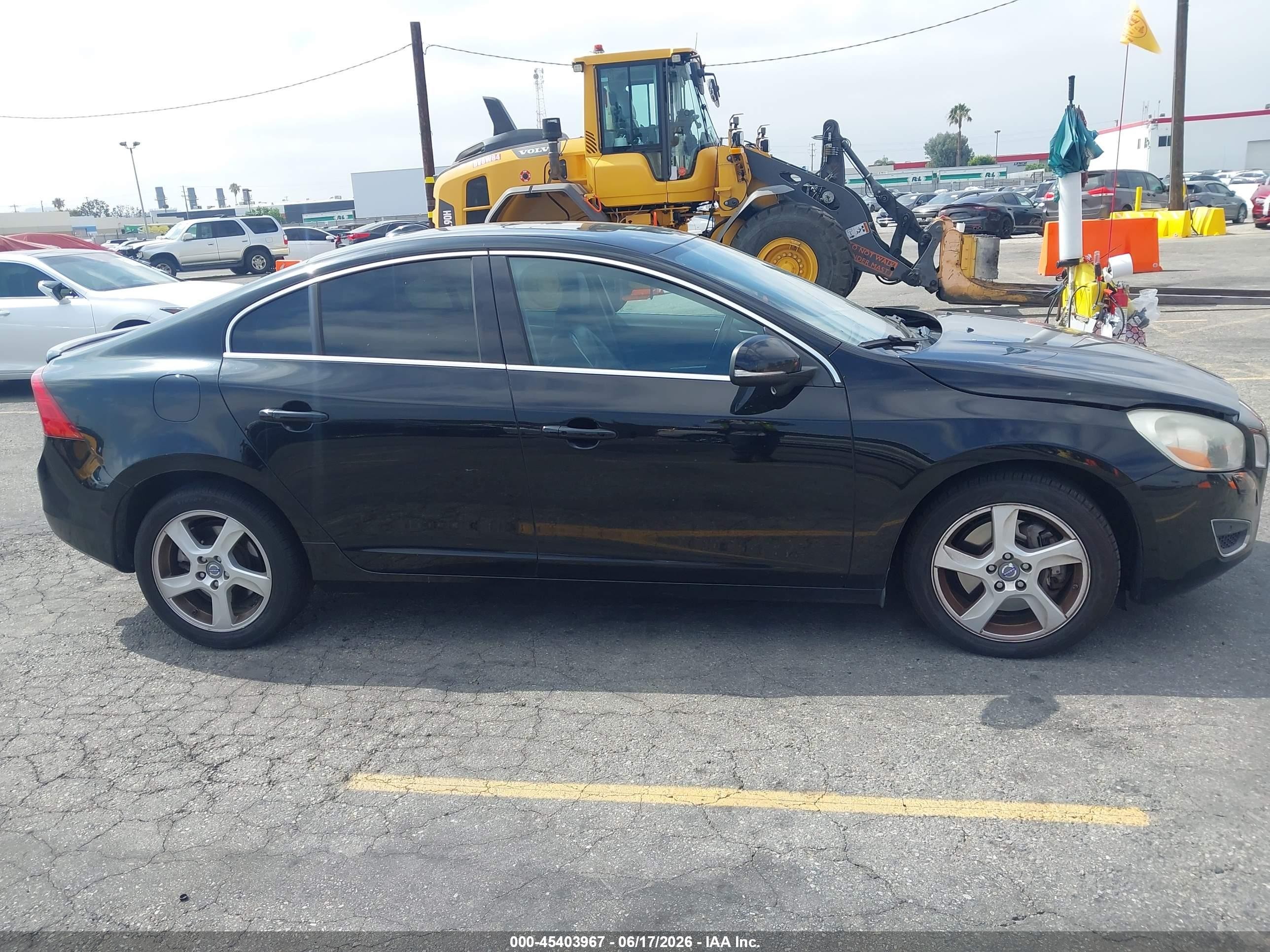 2013 Volvo S60 T5 Platinum Black vin: YV1612FS6D2201644