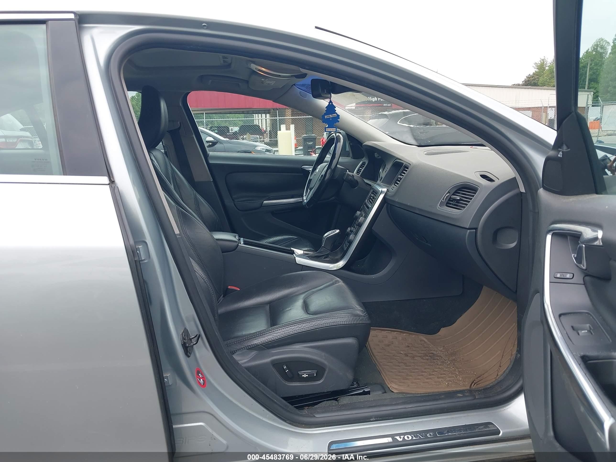 2013 Volvo S60 T5/t5 Platinum/t5 Premier/t5 Premier Plus Gray vin: YV1612FS7D2171800