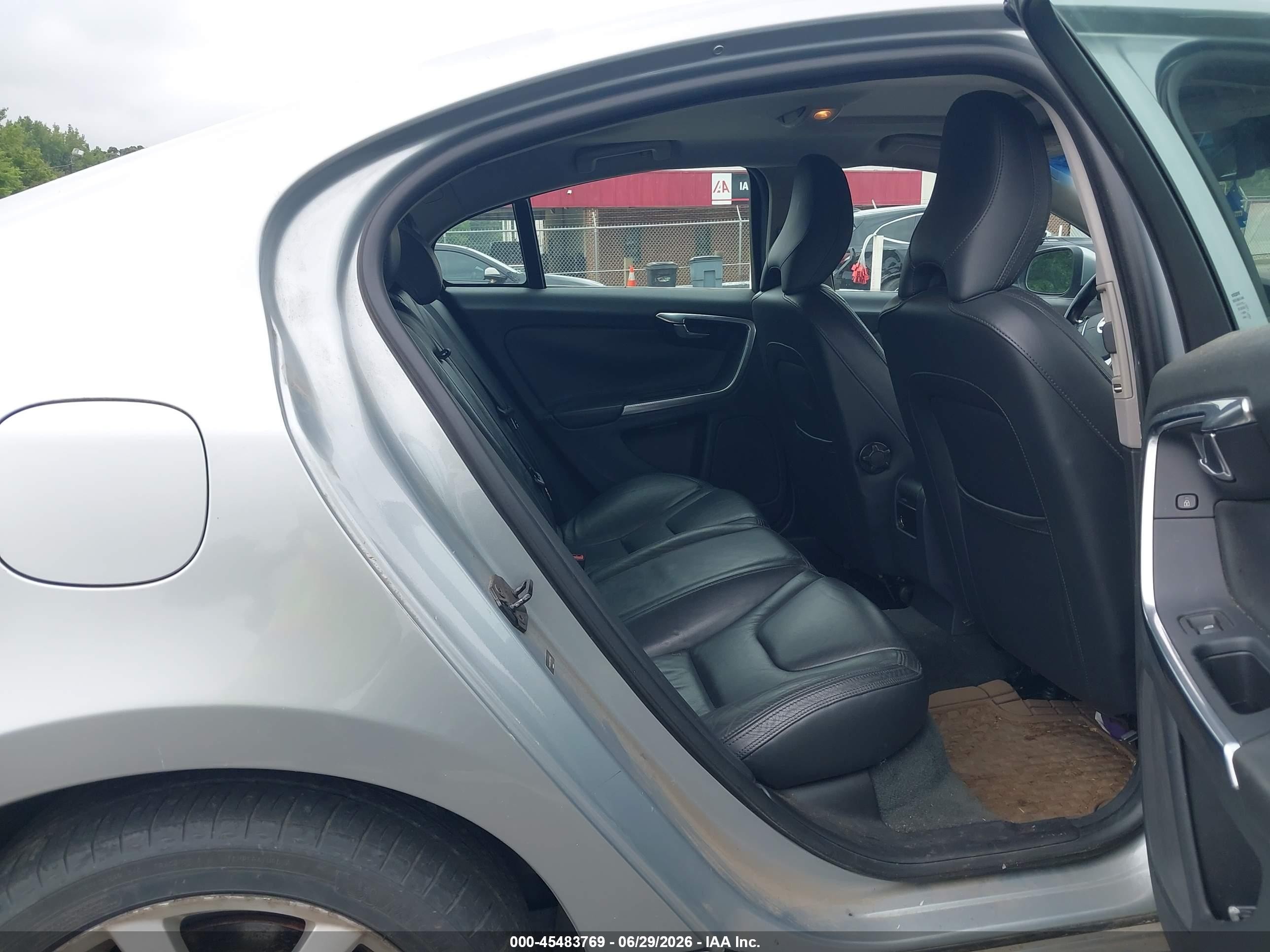 2013 Volvo S60 T5/t5 Platinum/t5 Premier/t5 Premier Plus Gray vin: YV1612FS7D2171800