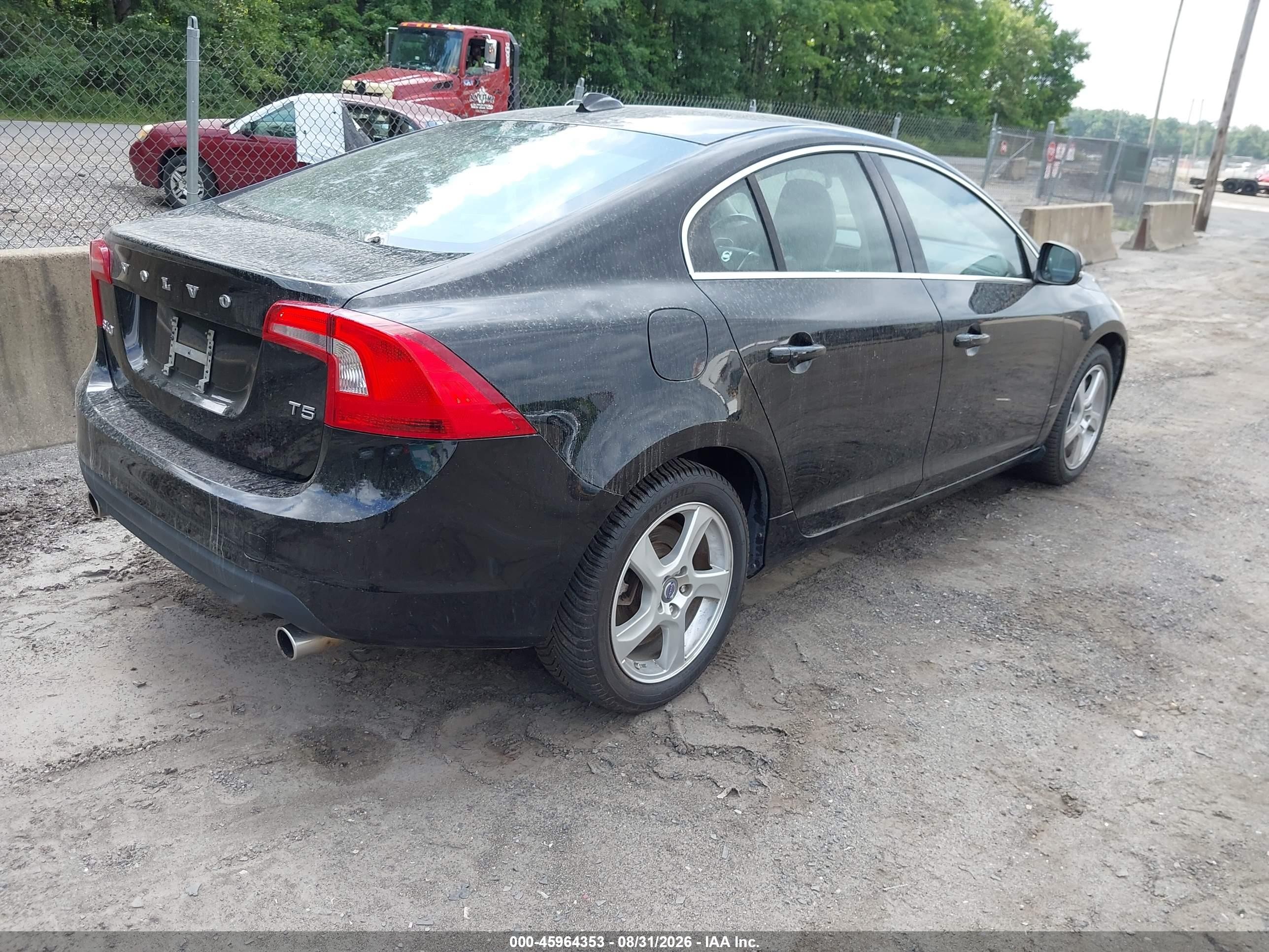 2013 Volvo S60 T5 Черный vin: YV1612FS7D2180609