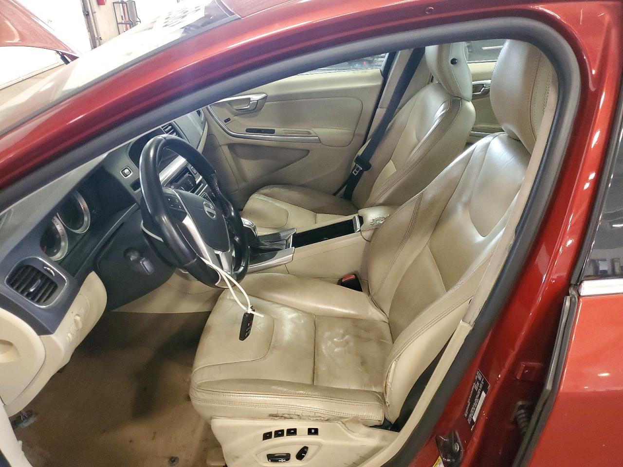 2013 Volvo S60 T5 Red vin: YV1612FS7D2189455