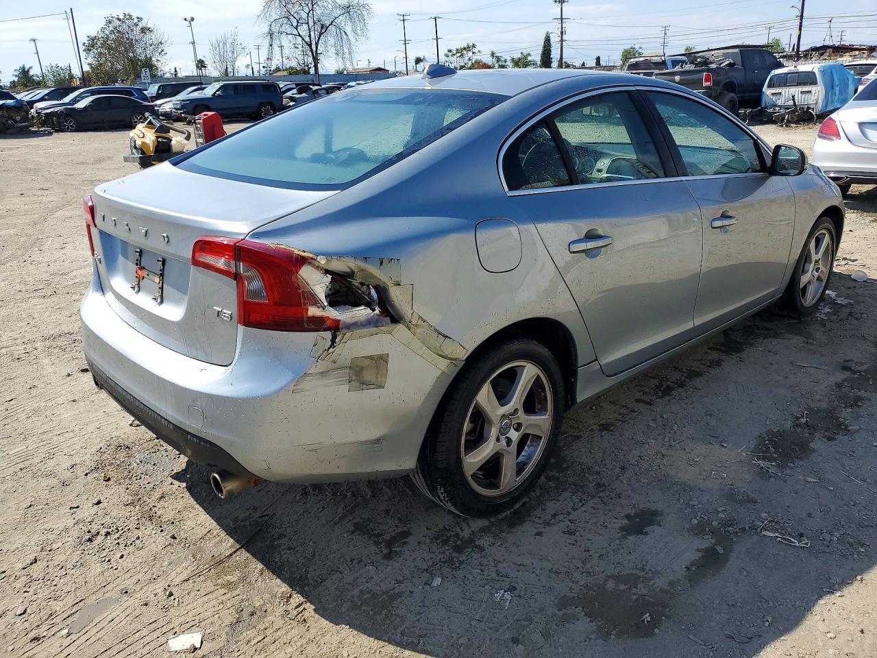 2013 Volvo S60 T5 Серебряный vin: YV1612FS7D2201572
