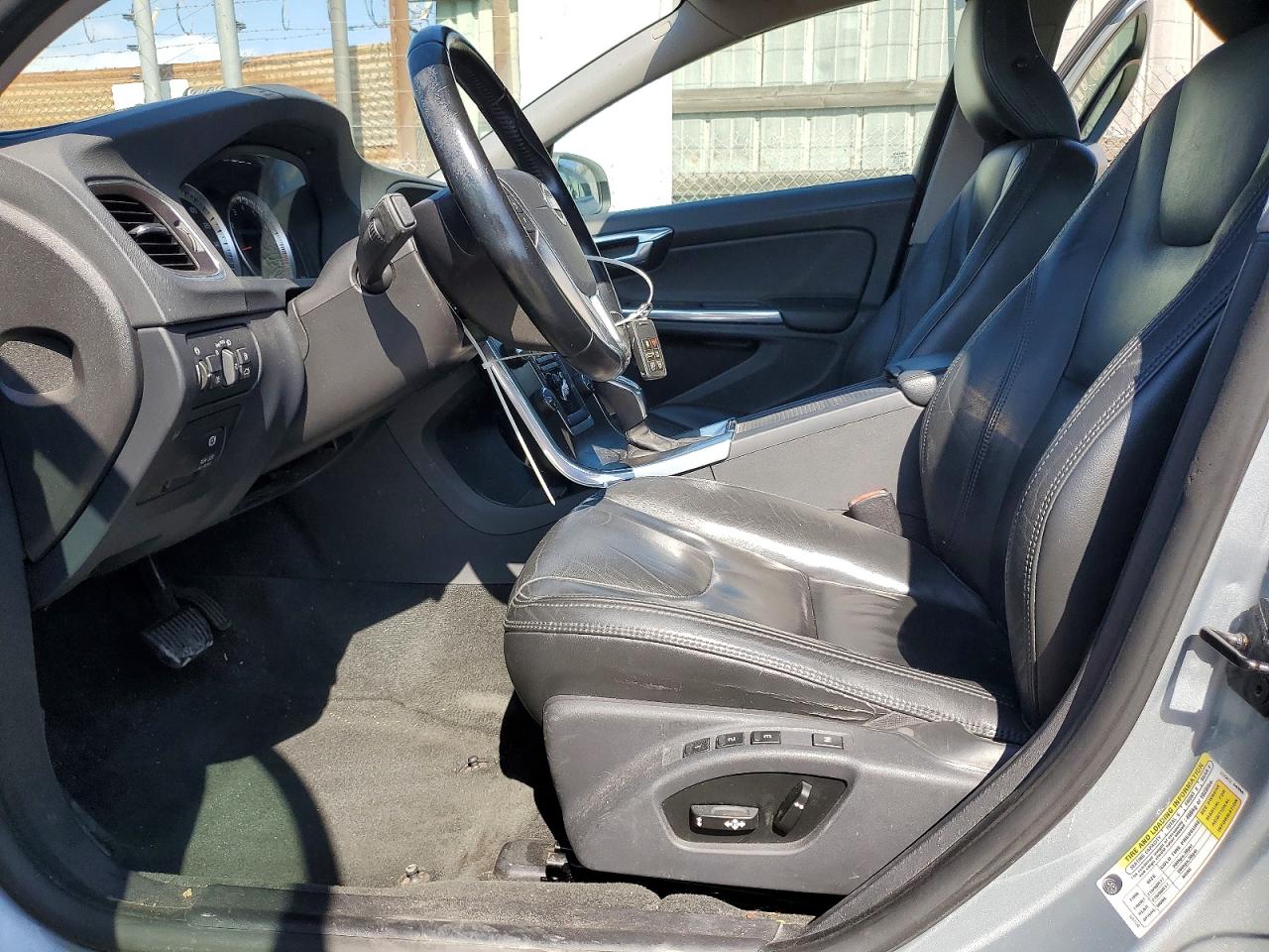 2013 Volvo S60 T5 Серебряный vin: YV1612FS7D2201572