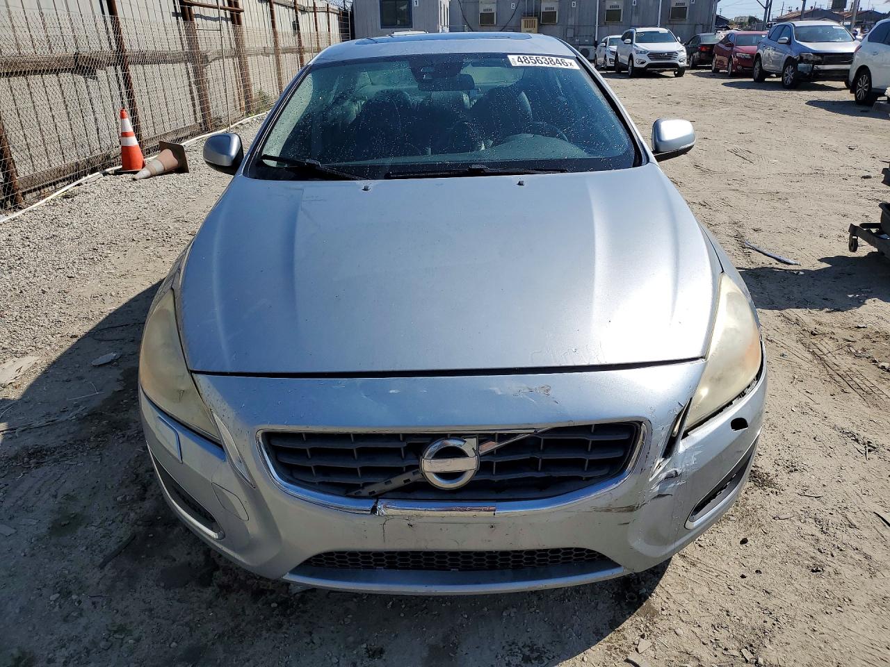 2013 Volvo S60 T5 Серебряный vin: YV1612FS7D2201572