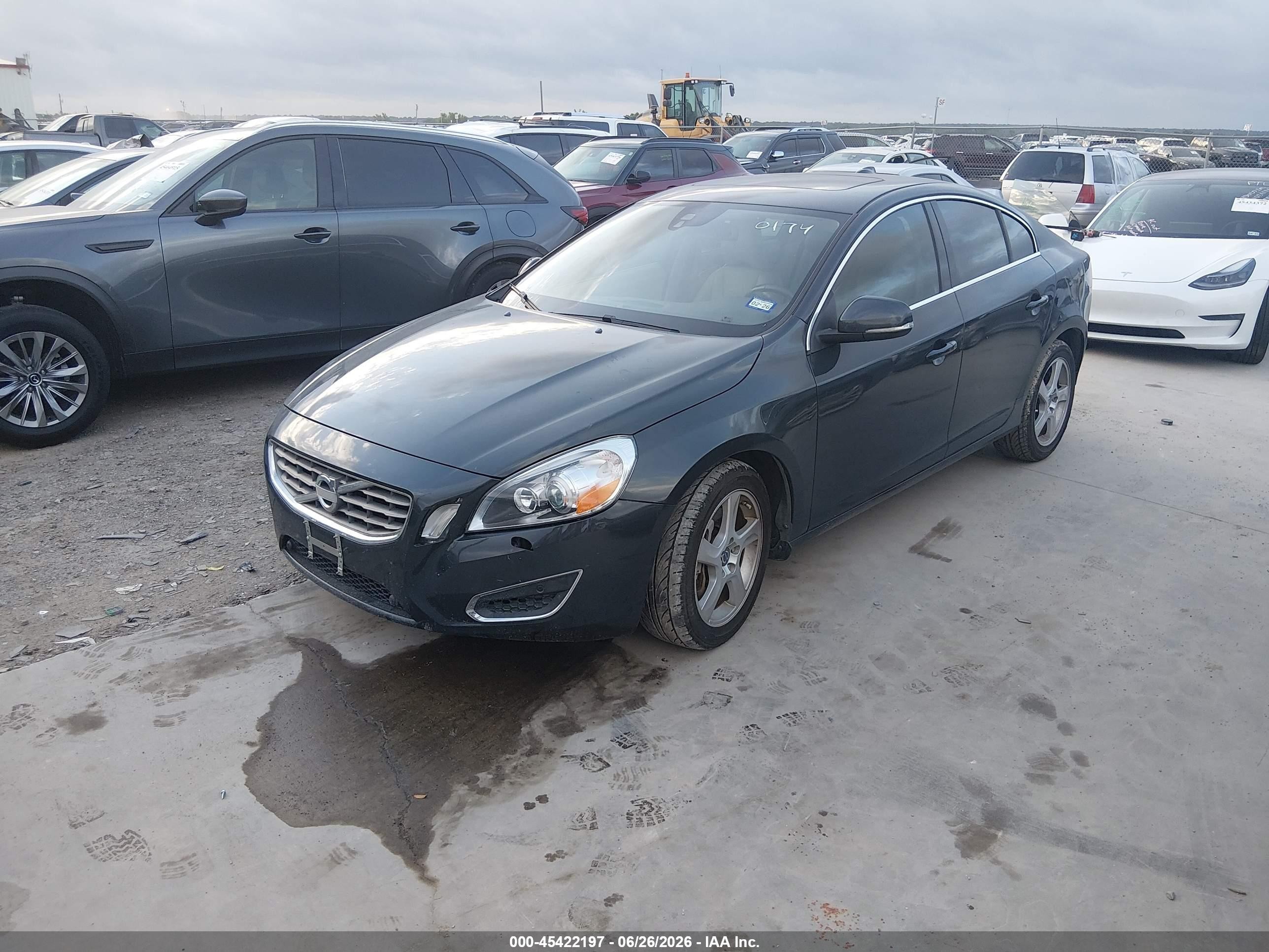 2013 Volvo S60 T5 Platinum Gray vin: YV1612FS7D2210174