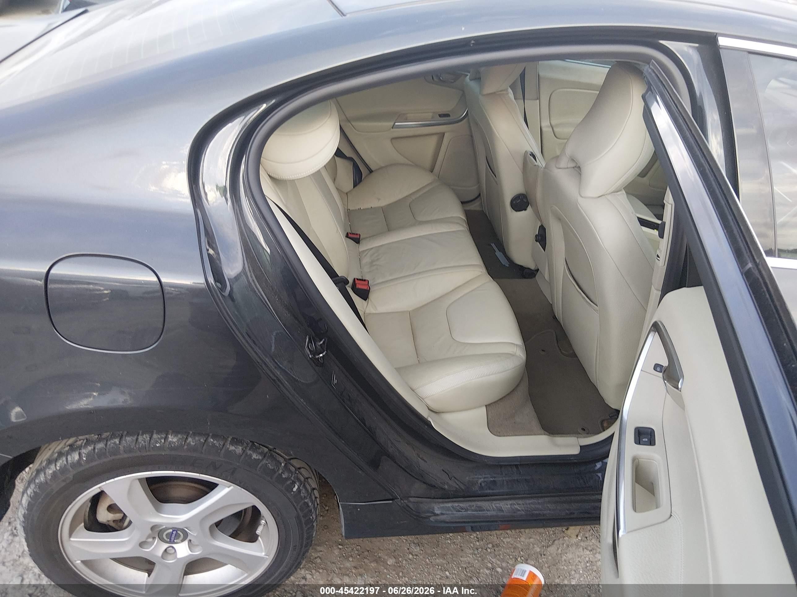 2013 Volvo S60 T5 Platinum Gray vin: YV1612FS7D2210174