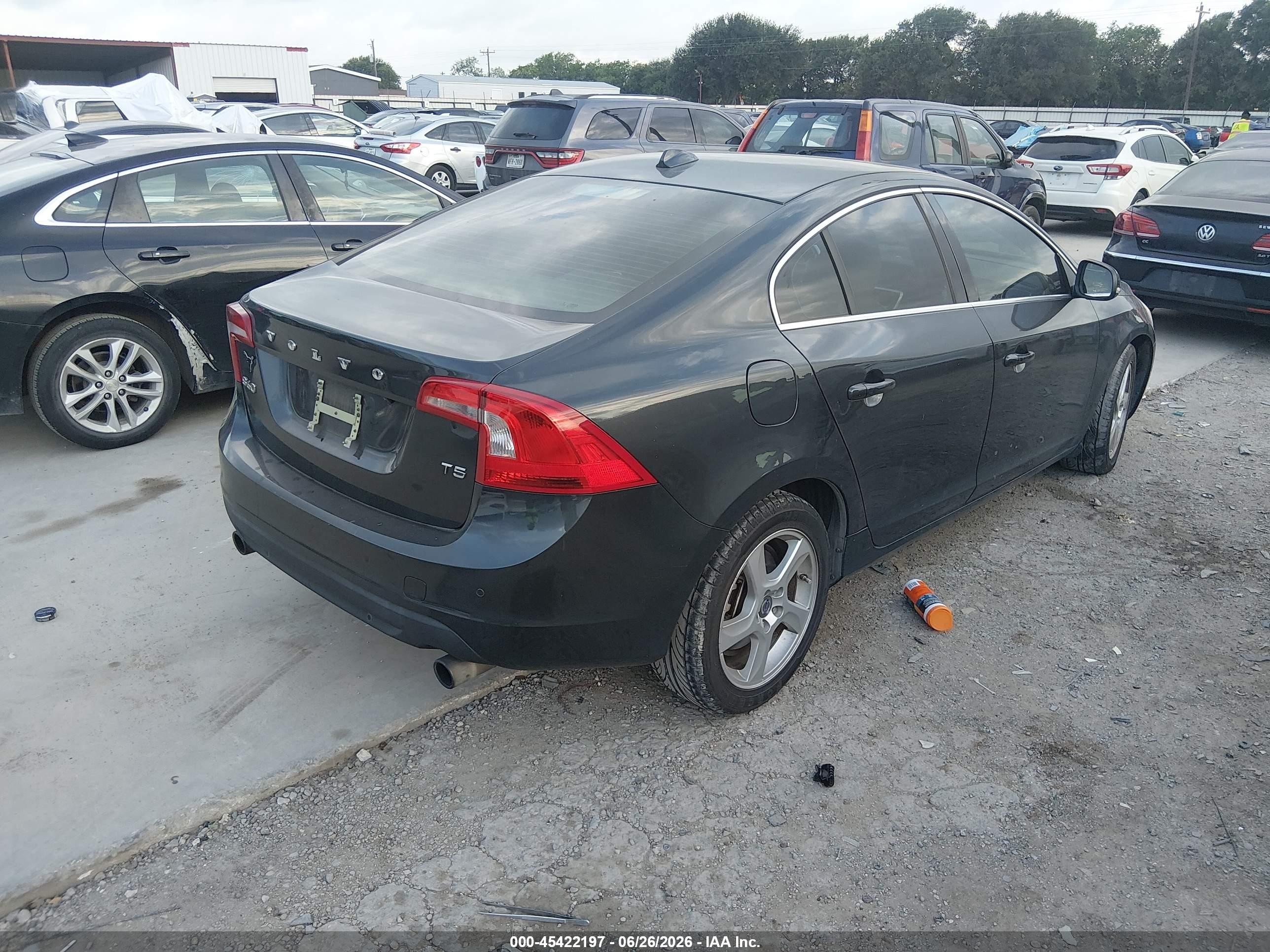 2013 Volvo S60 T5 Platinum Gray vin: YV1612FS7D2210174