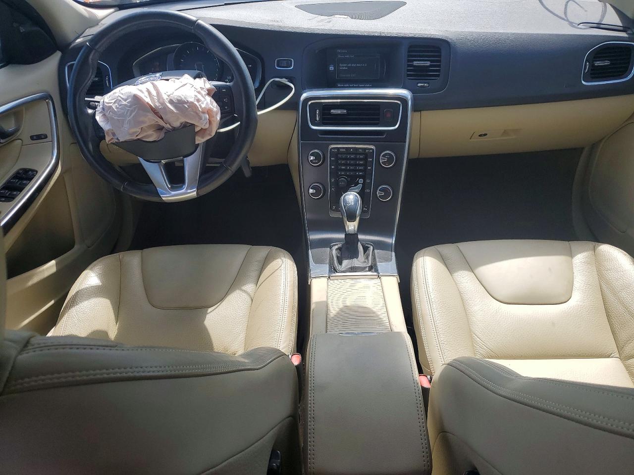 2014 Volvo S60 T5 Silver vin: YV1612FS7E2290478