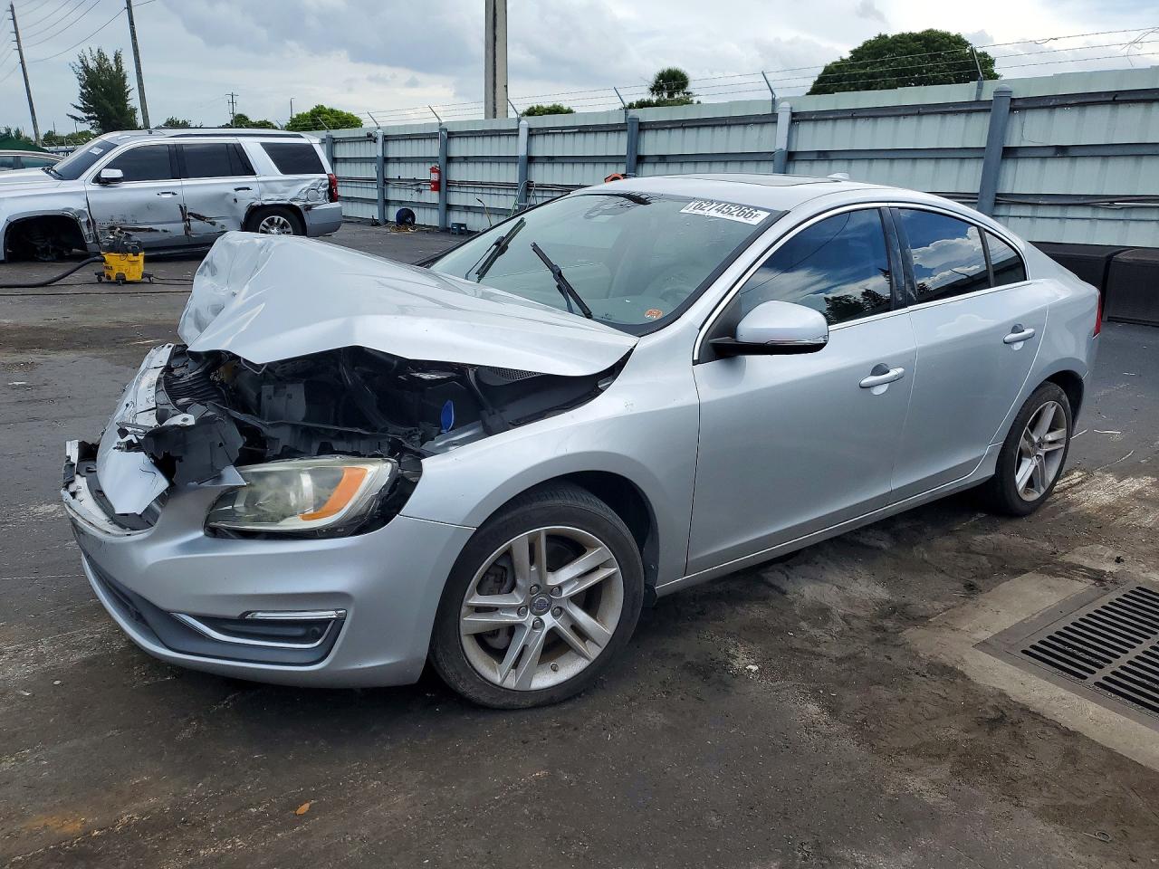 2014 Volvo S60 T5 Silver vin: YV1612FS7E2290478