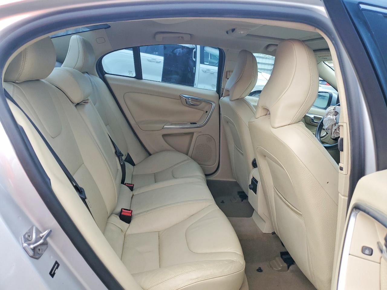 2014 Volvo S60 T5 Silver vin: YV1612FS7E2290478