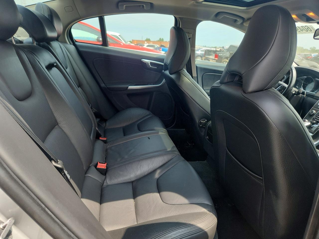 2014 Volvo S60 T5 Silver vin: YV1612FS7E2297107