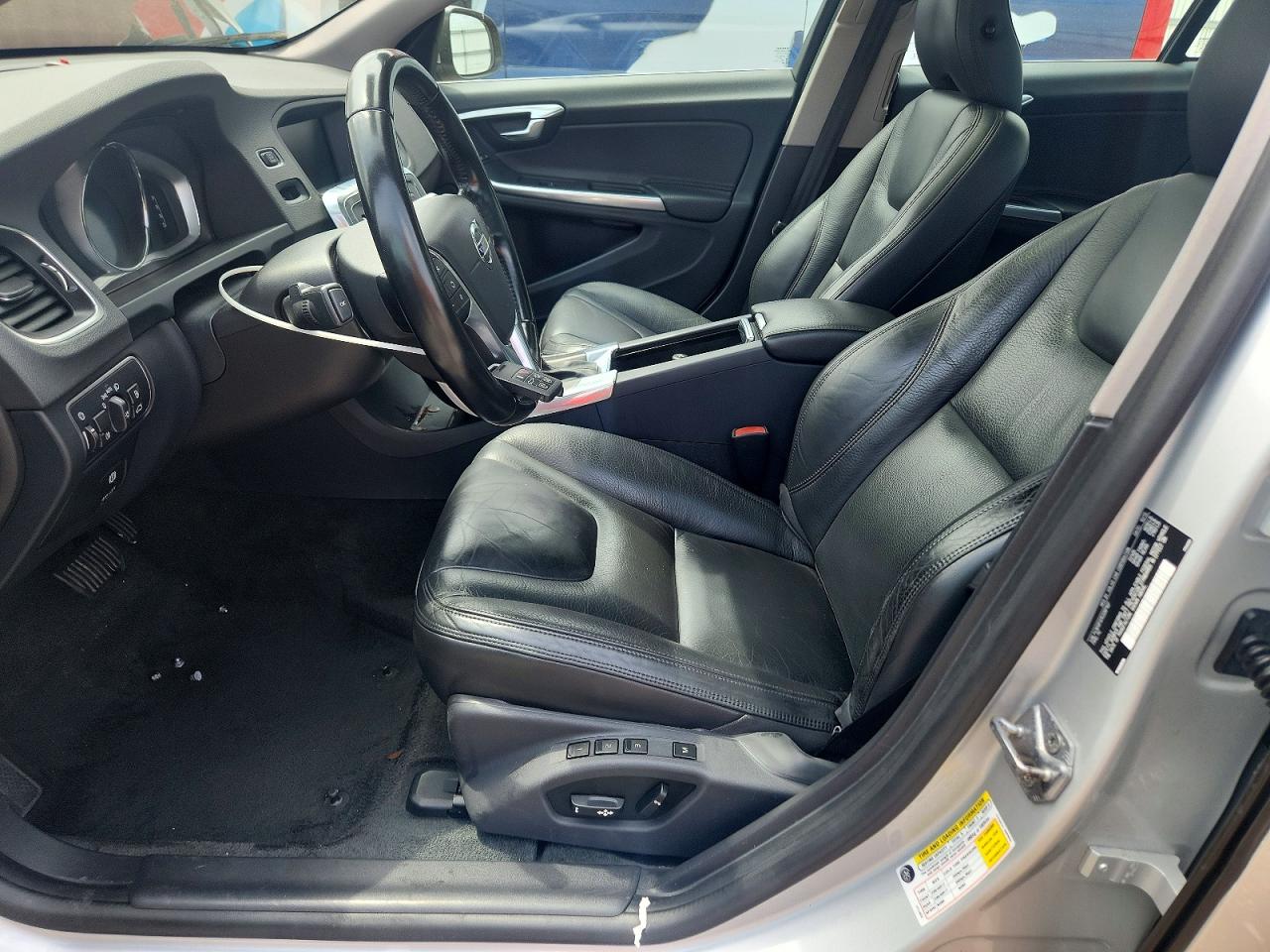 2014 Volvo S60 T5 Silver vin: YV1612FS7E2297107