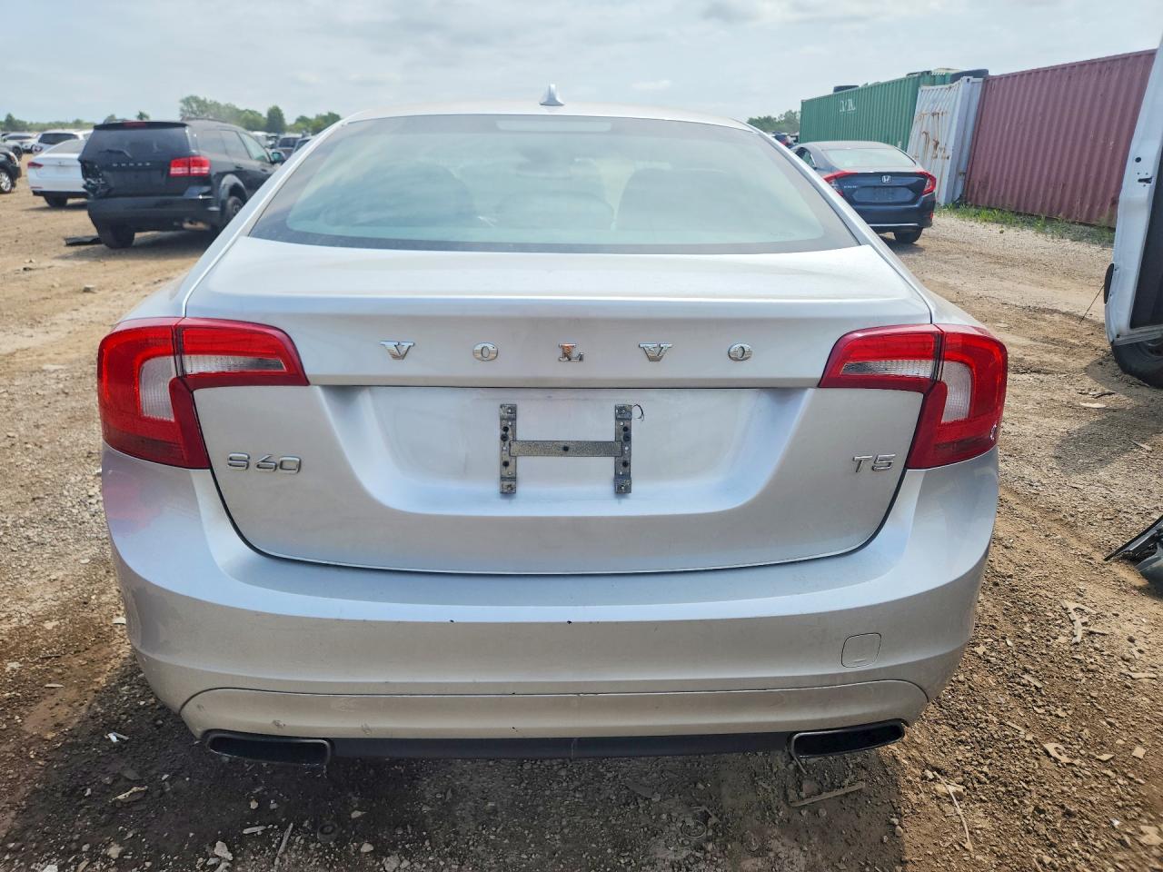 2014 Volvo S60 T5 Silver vin: YV1612FS7E2297107