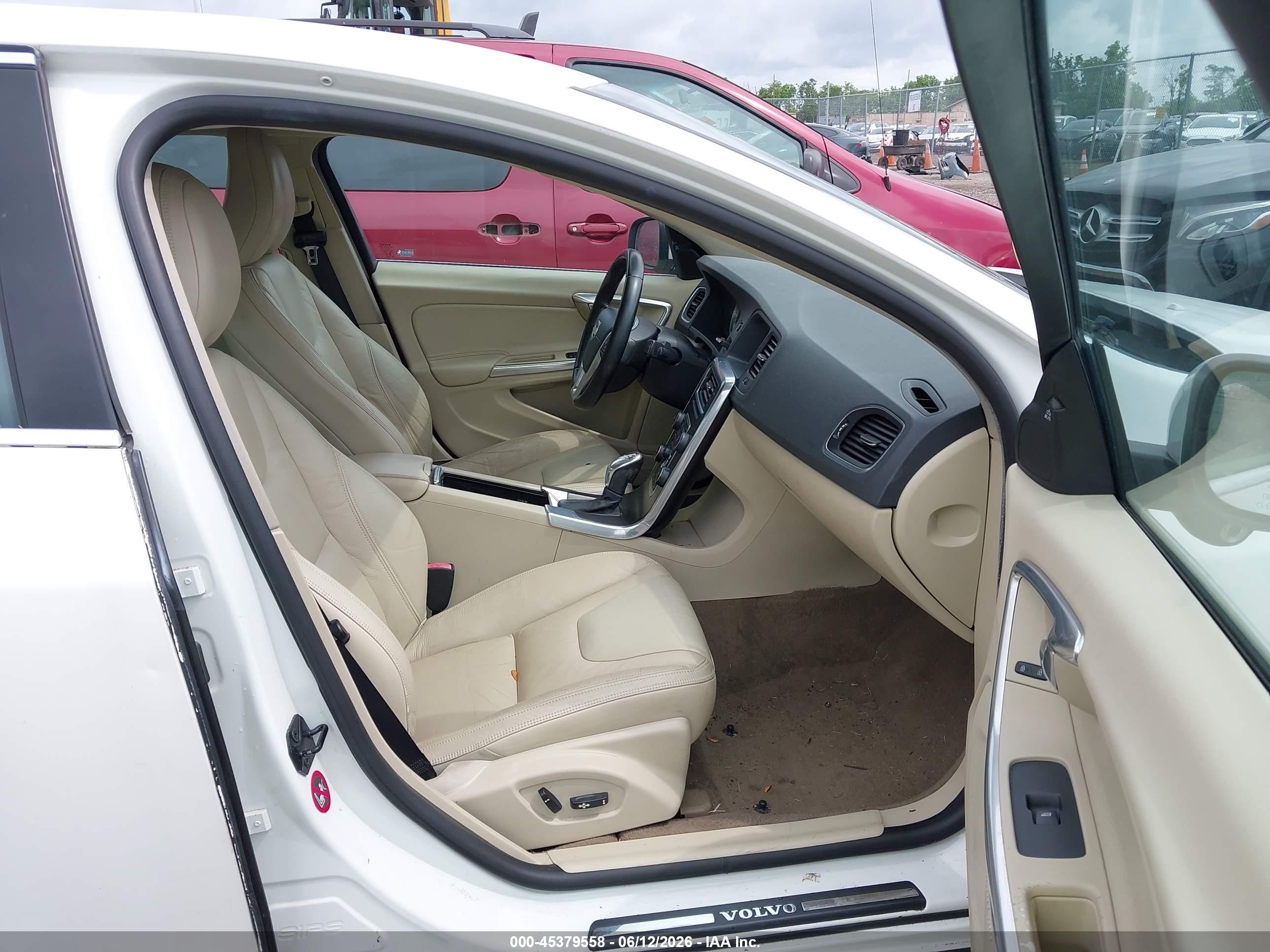 2013 Volvo S60 T5 White vin: YV1612FS8D1216314