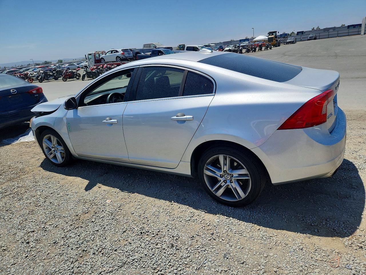 2014 Volvo S60 T5 Серебряный vin: YV1612FS8E2278792