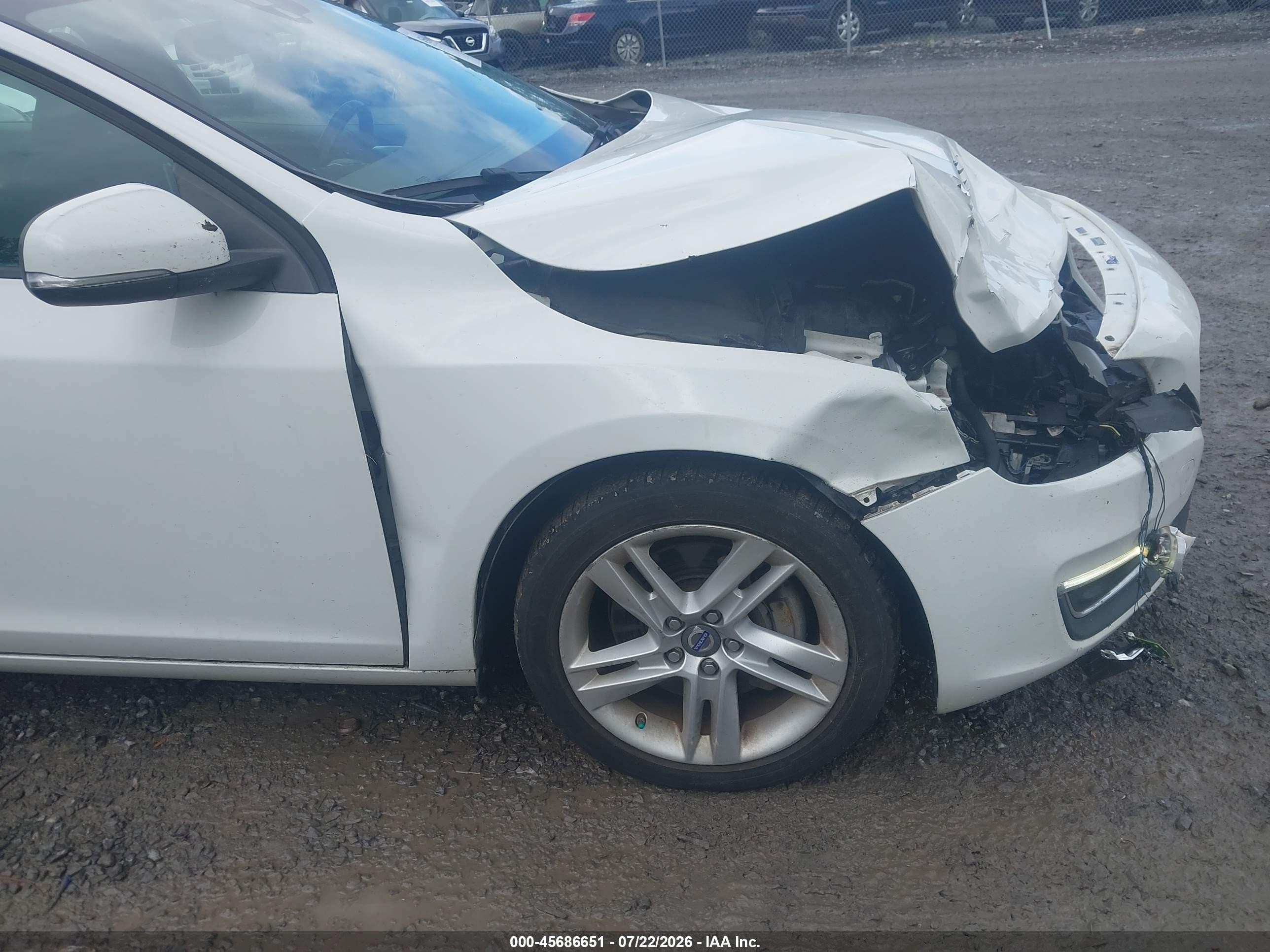 2014 Volvo S60 T5 White vin: YV1612FS8E2298587