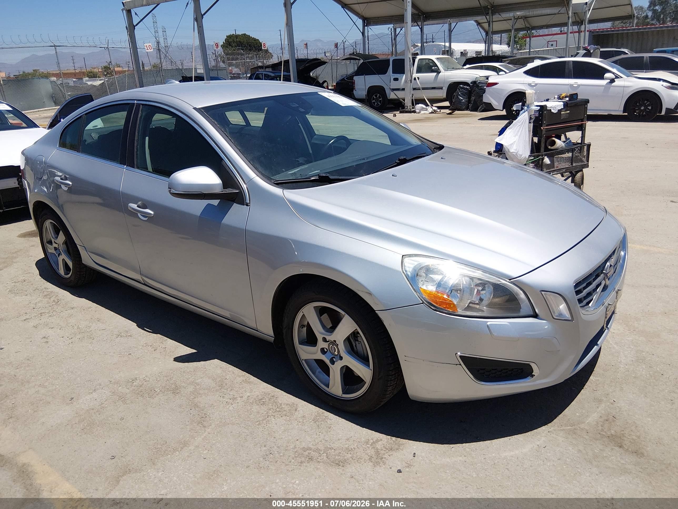 2013 Volvo S60 T5/t5 Platinum/t5 Premier/t5 Premier Plus Silver vin: YV1612FS9D1231260